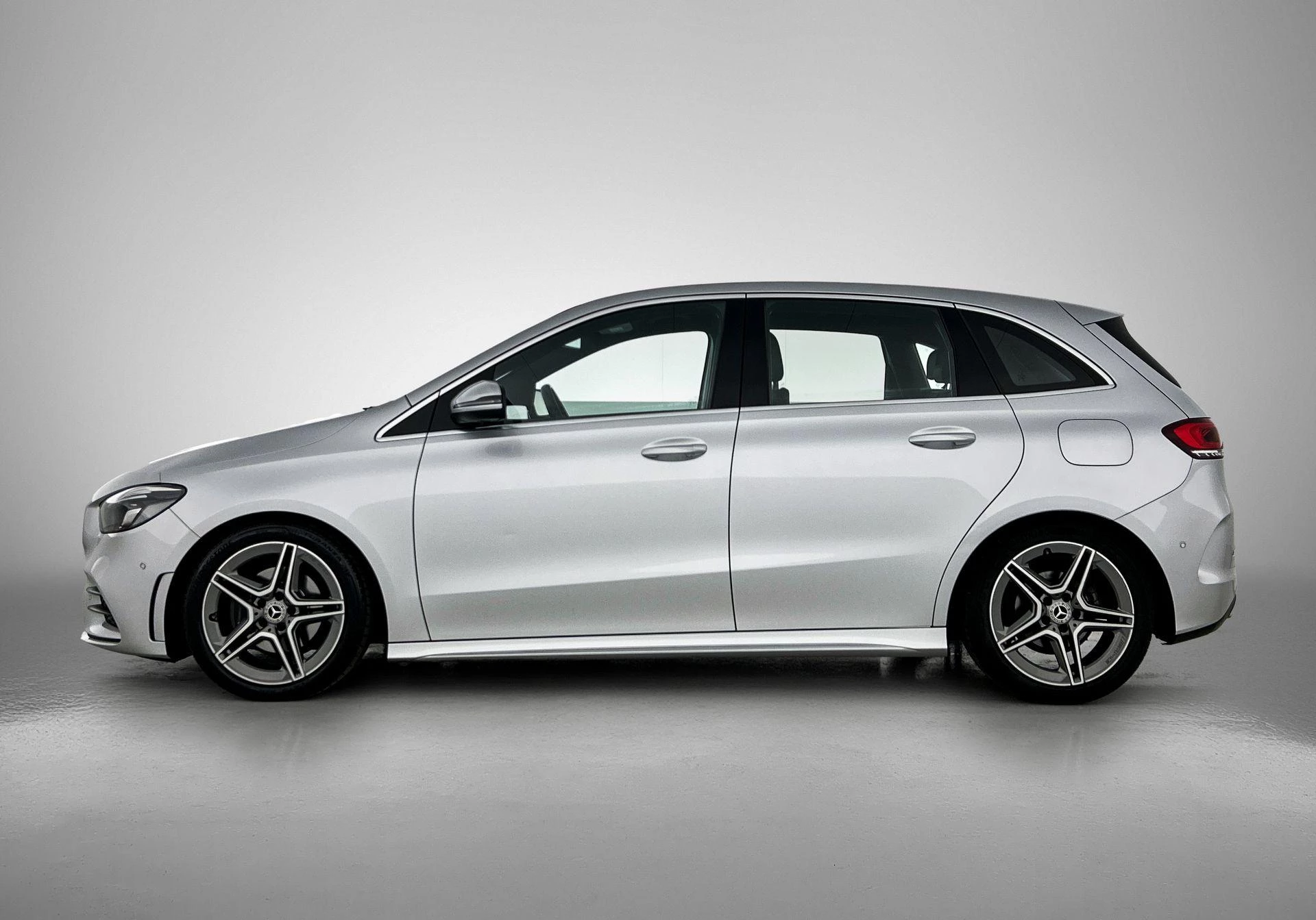 Mercedes-Benz-B-Klasse-image-1