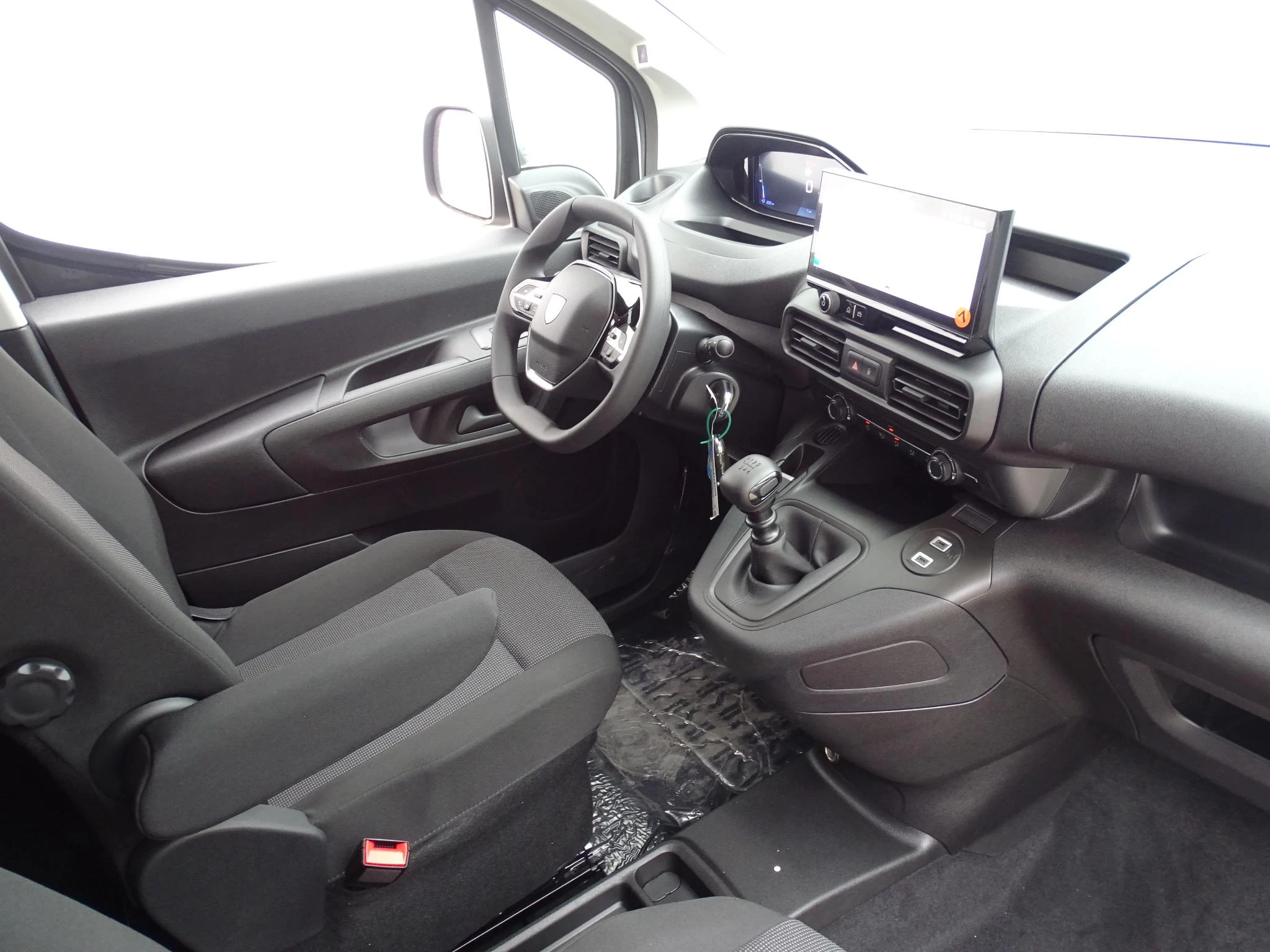 Peugeot-Partner-image-12