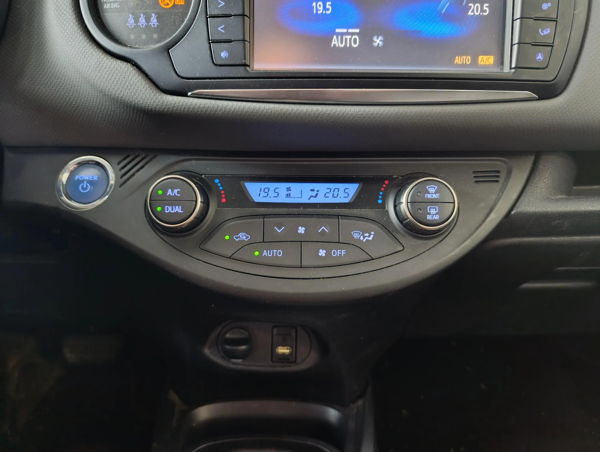 Toyota-Yaris-image-11