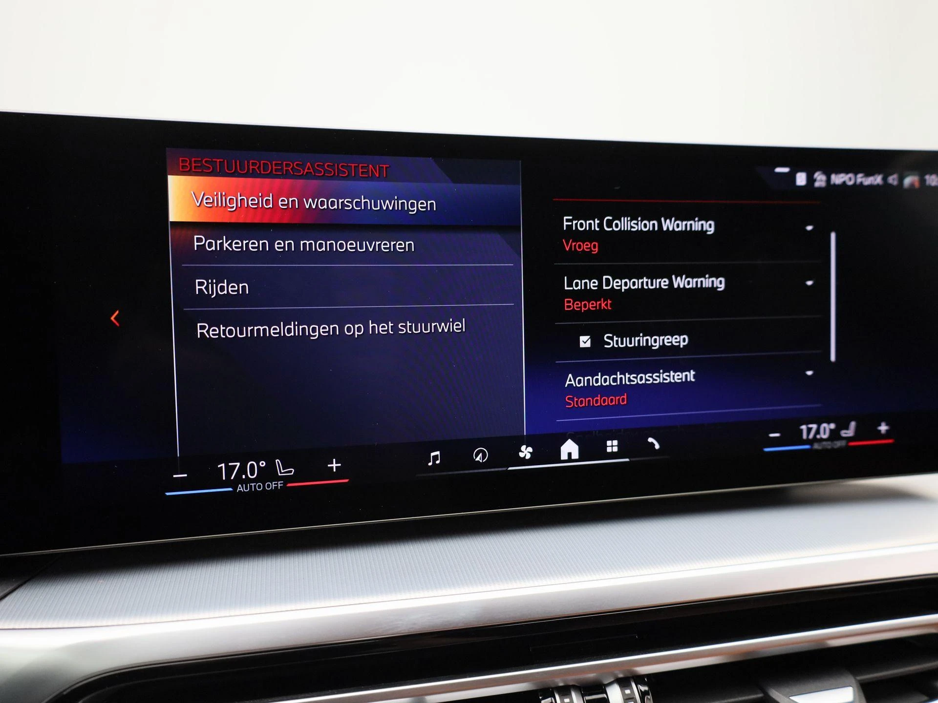 BMW-i4-image-36