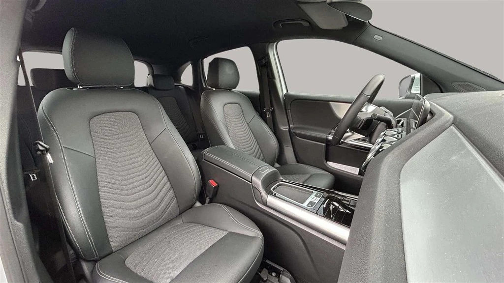 Mercedes-Benz-EQA-image-17