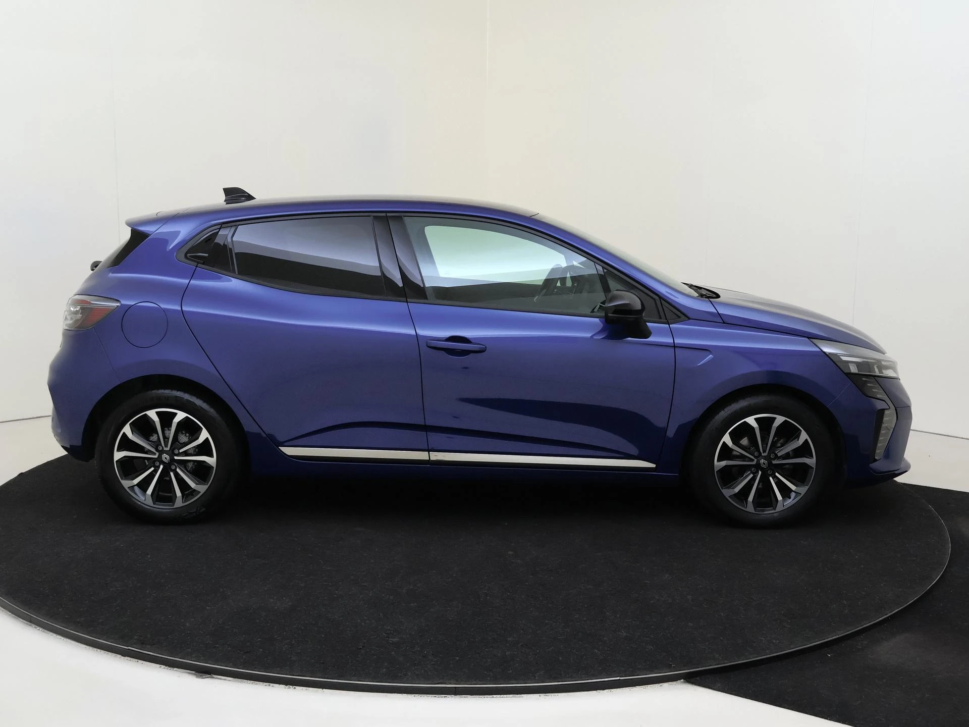 Renault-Clio-image-7