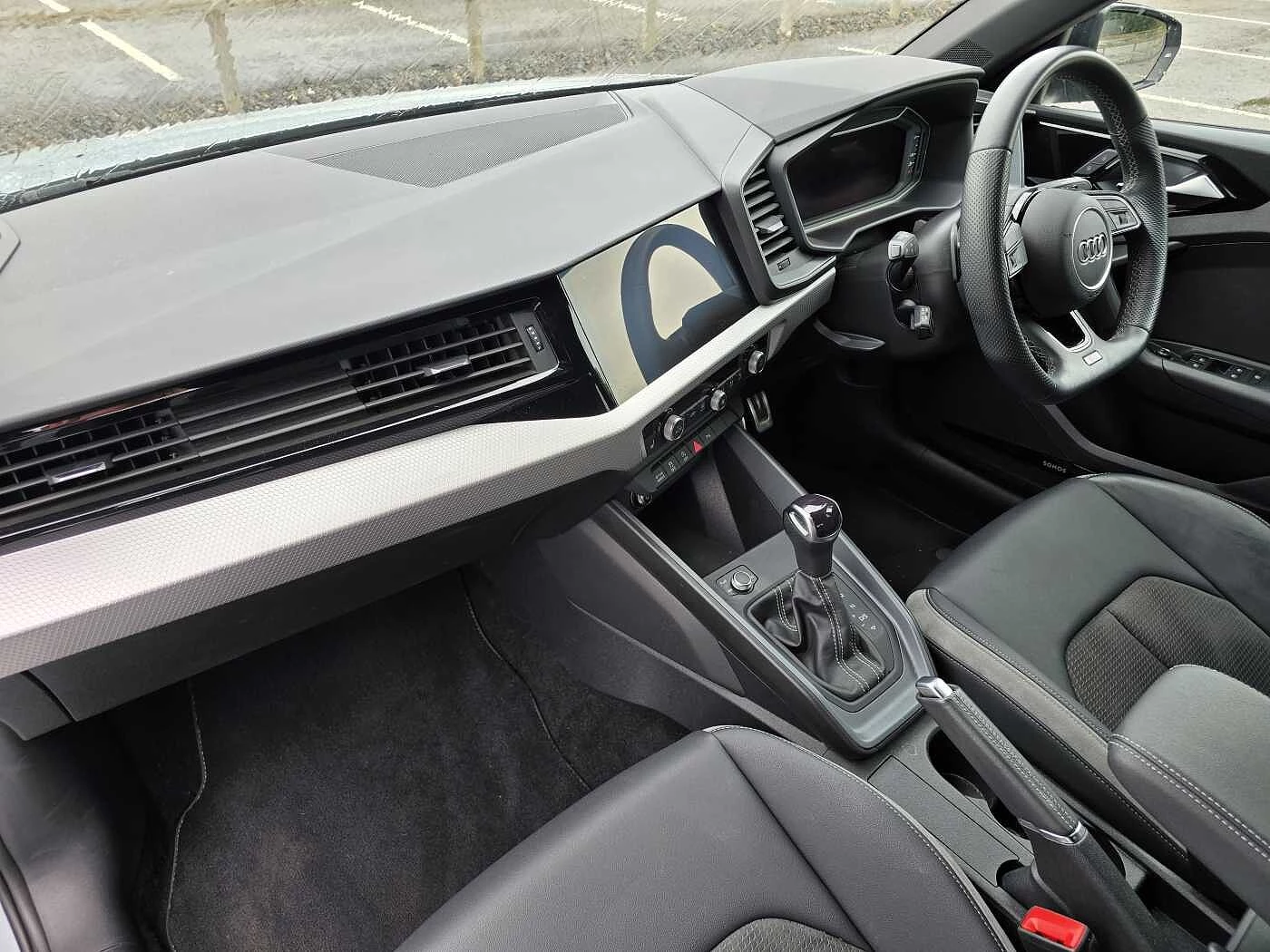 Audi-A1 Sportback-image-1