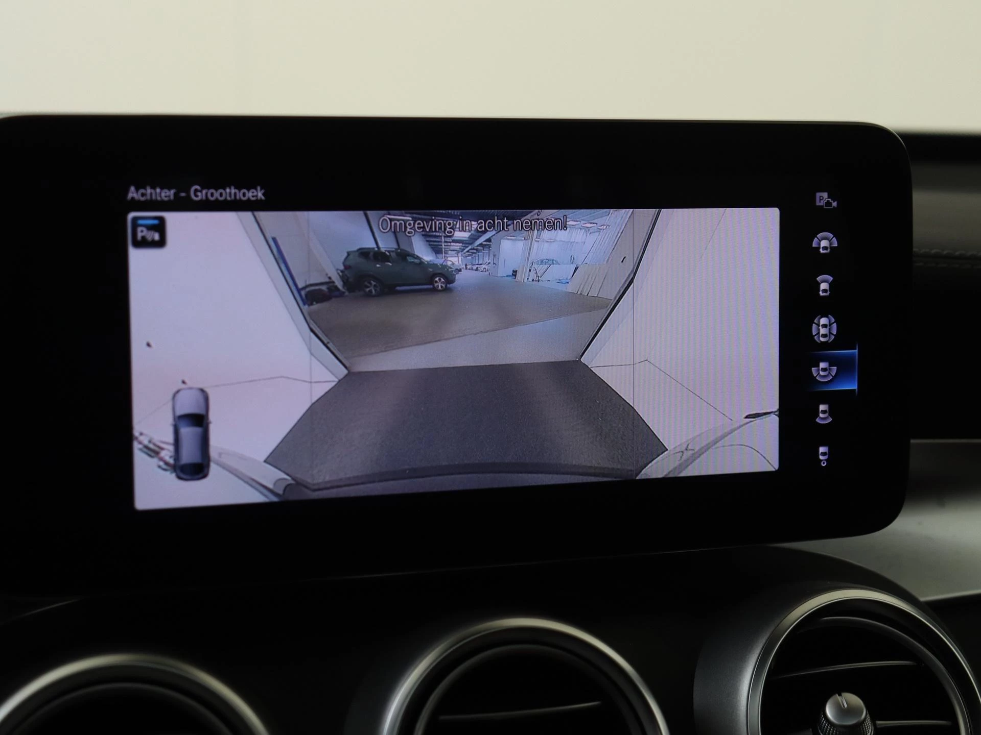 Mercedes-Benz-GLC-image-18