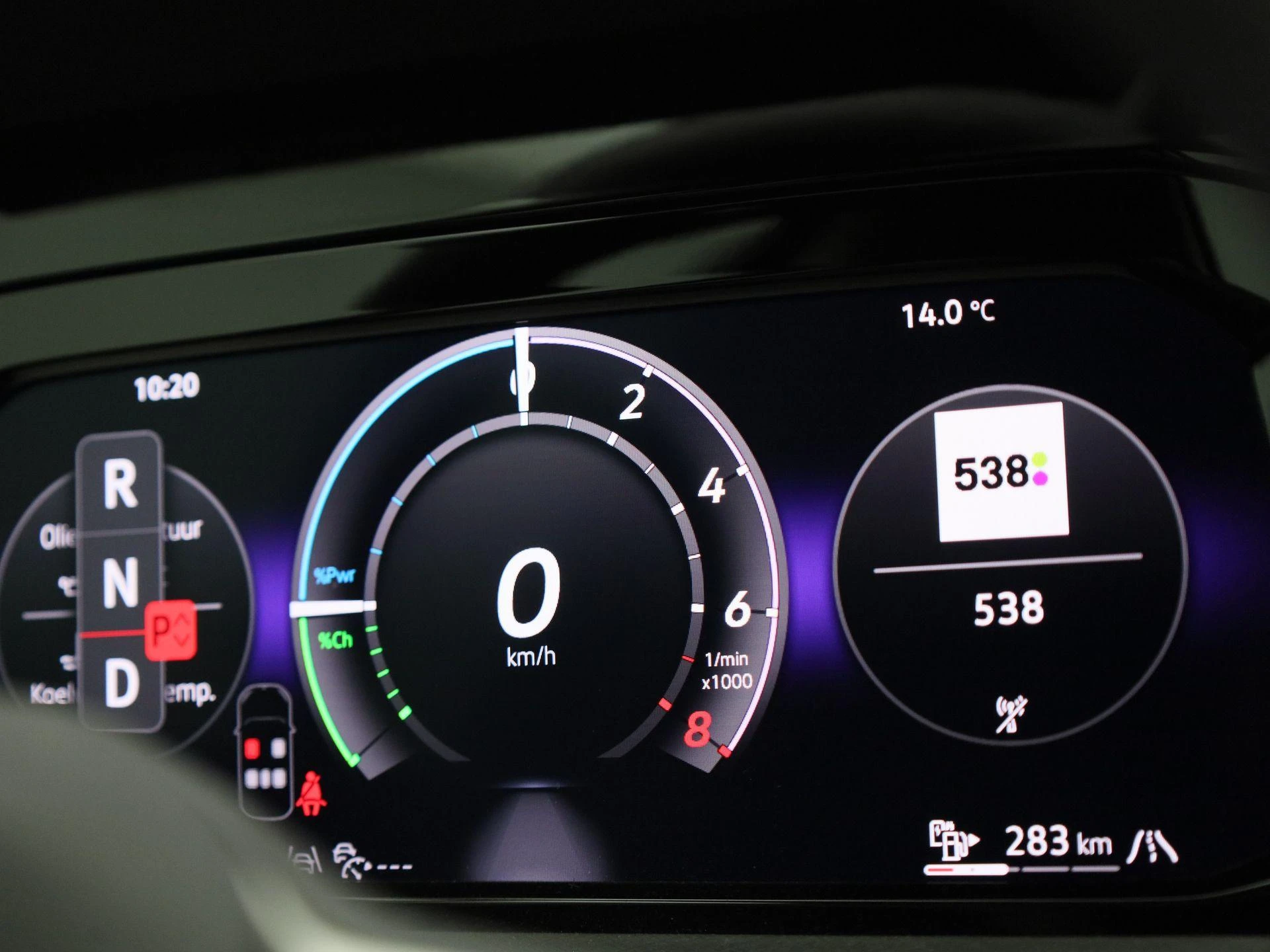 Volkswagen-Golf-image-21