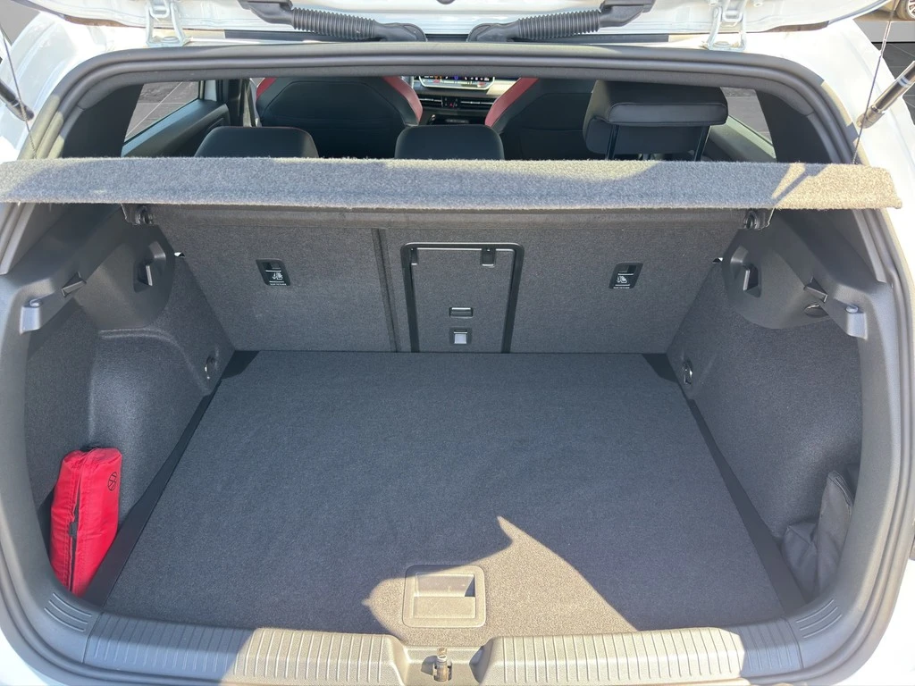 Volkswagen-Golf-image-17