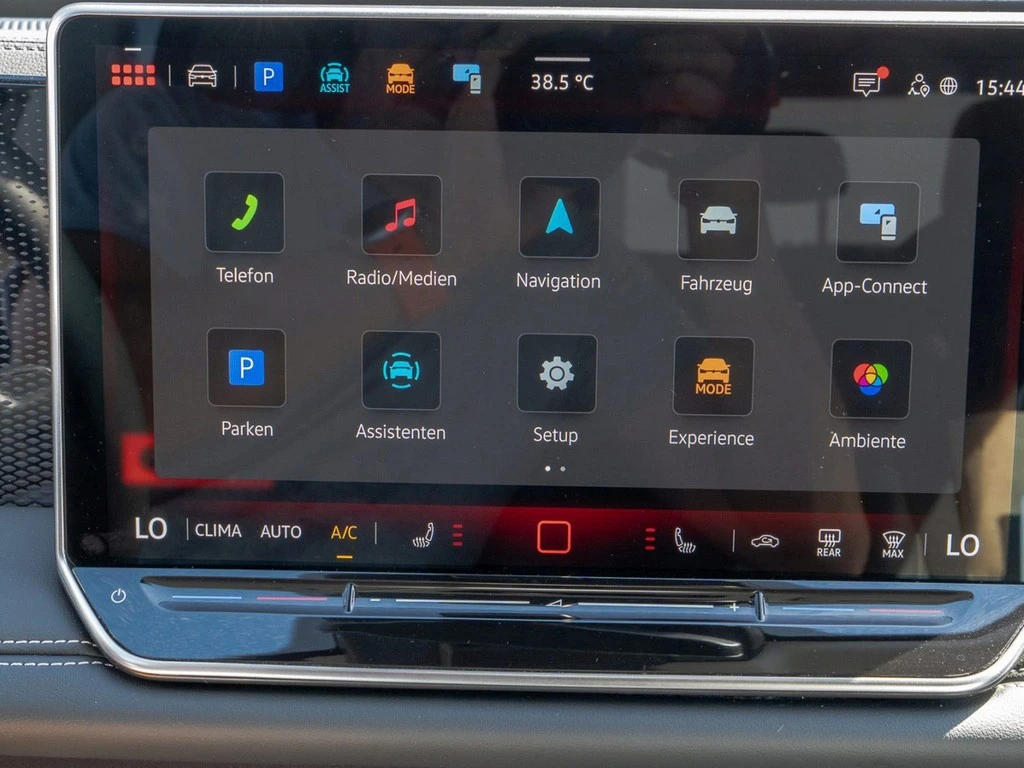 Volkswagen-Tiguan-image-12