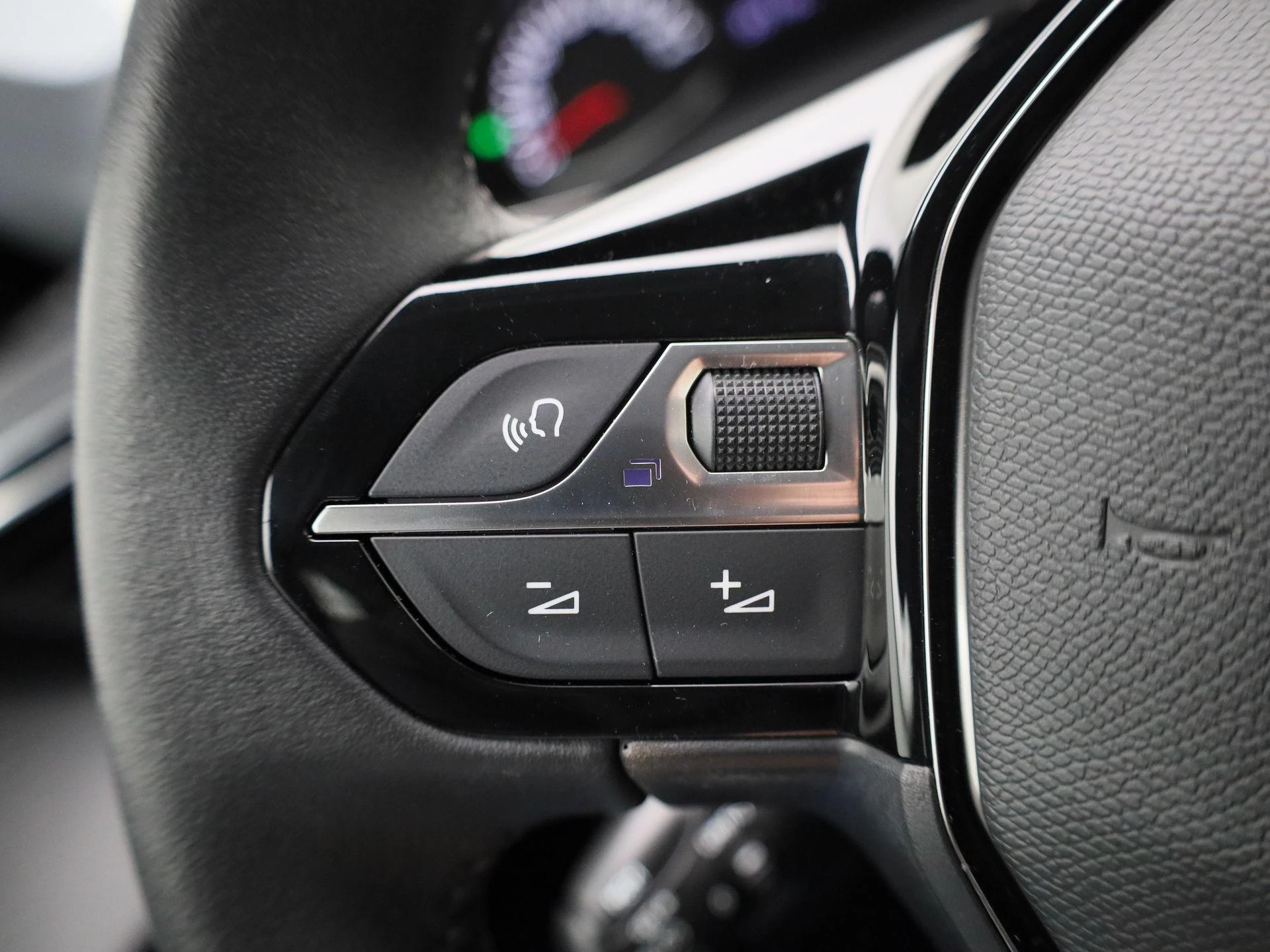 Peugeot-208-image-22