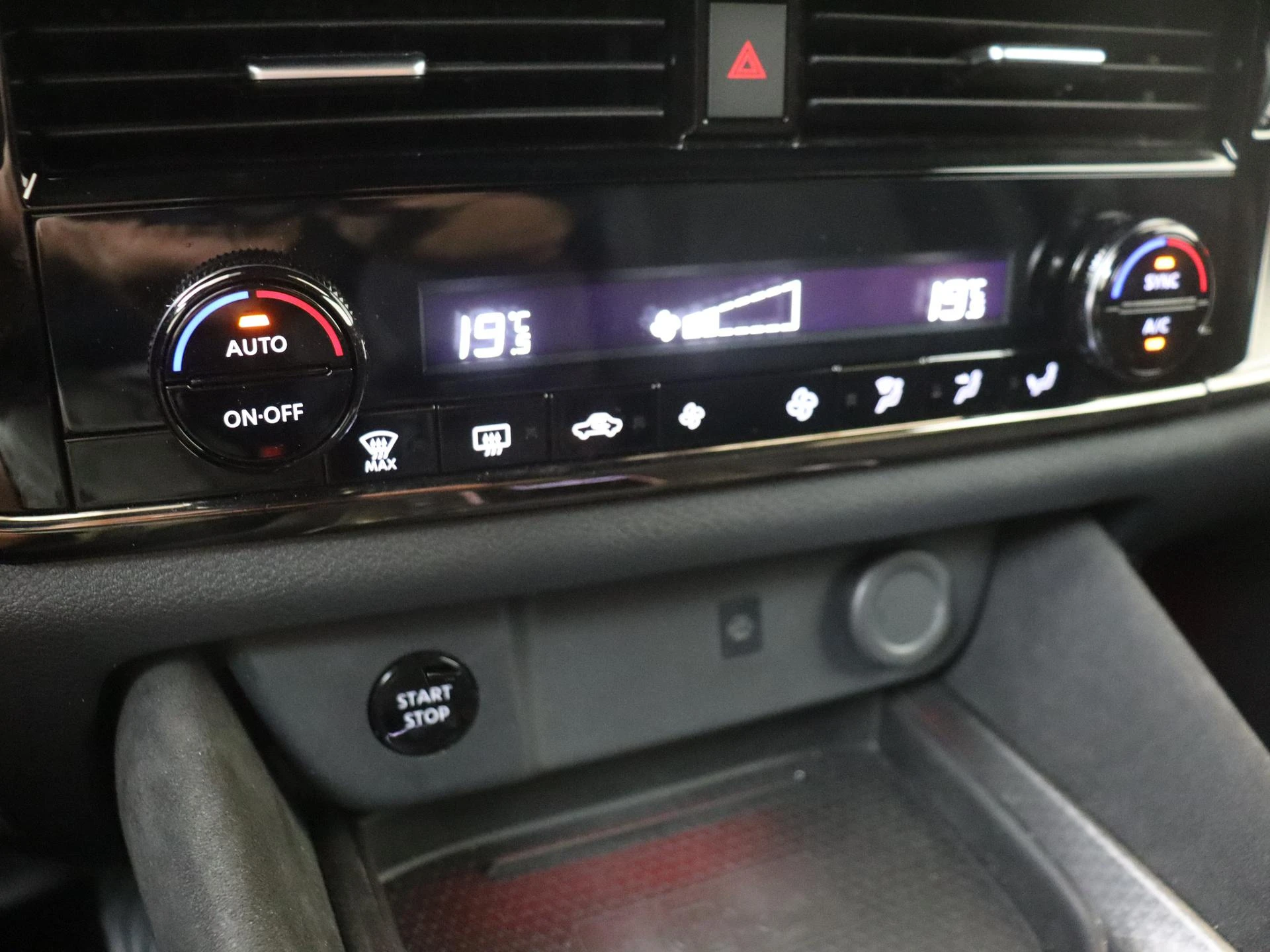 Nissan-QASHQAI-image-18