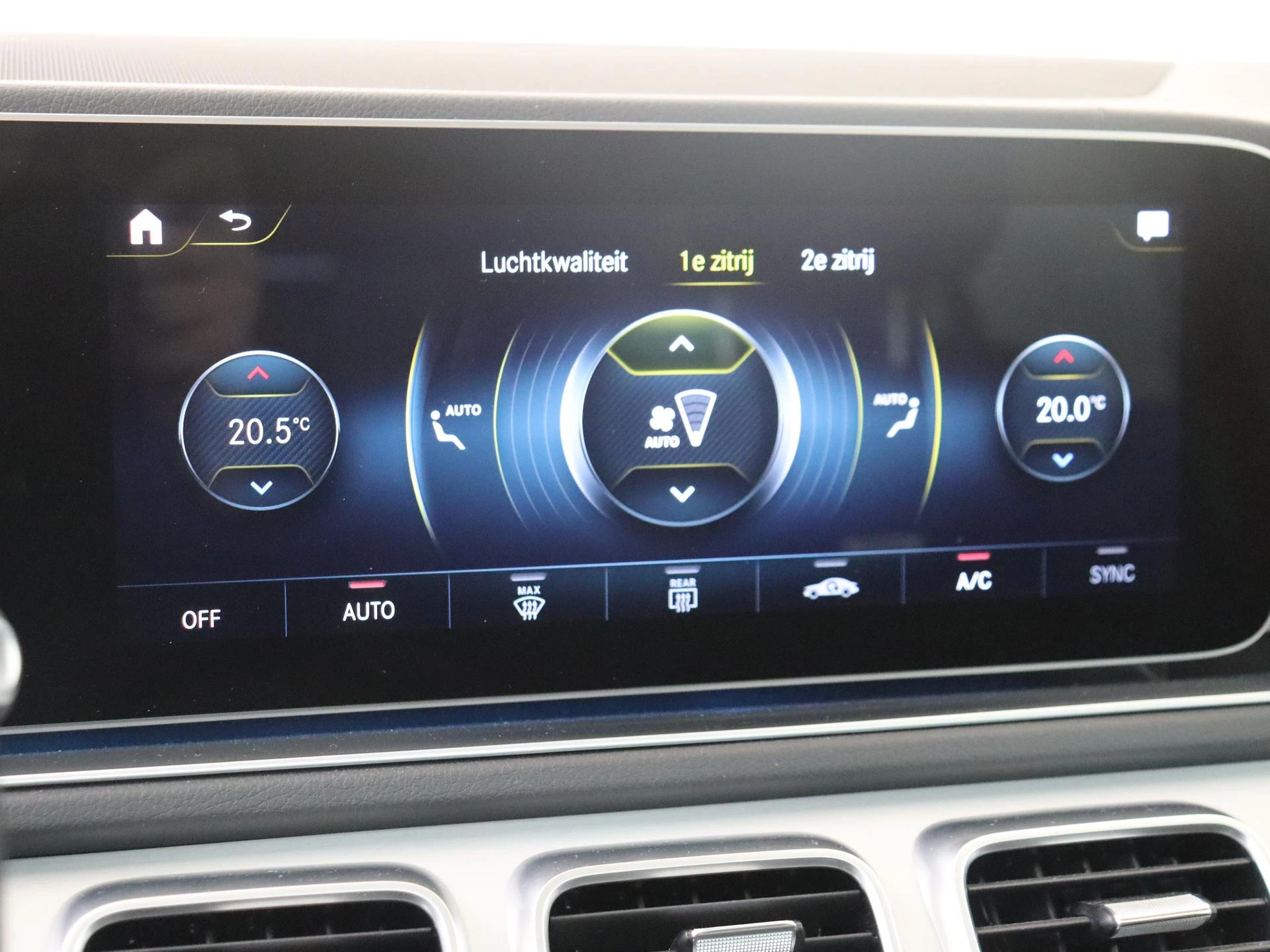 Mercedes-Benz-GLE-image-27