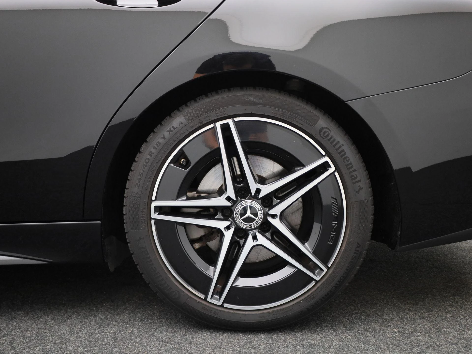 Mercedes-Benz-C-Klasse-image-11