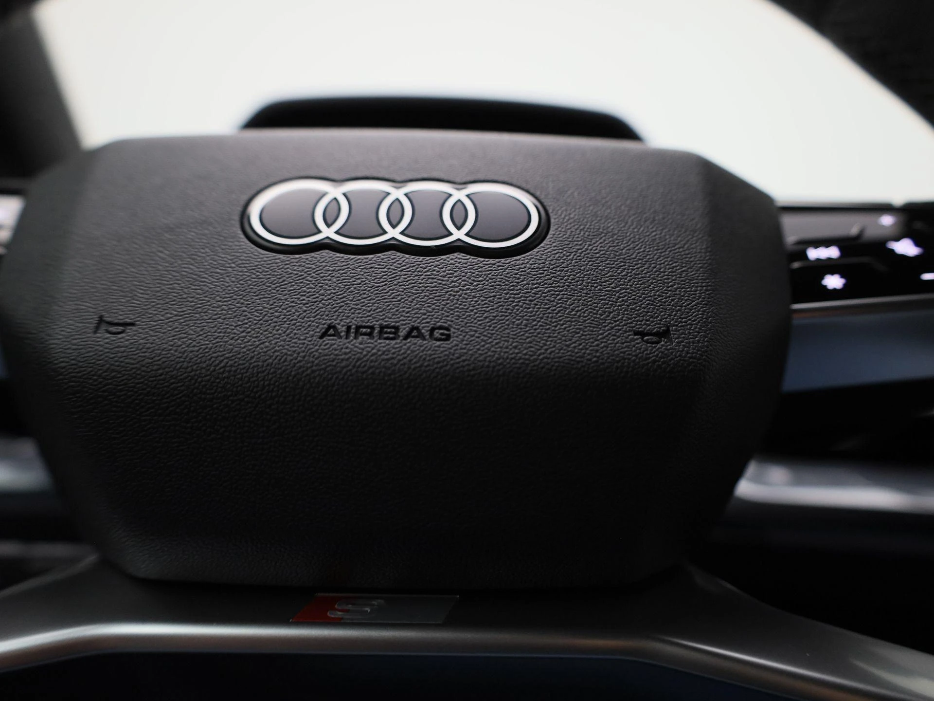 Audi-Q4 e-tron-image-26