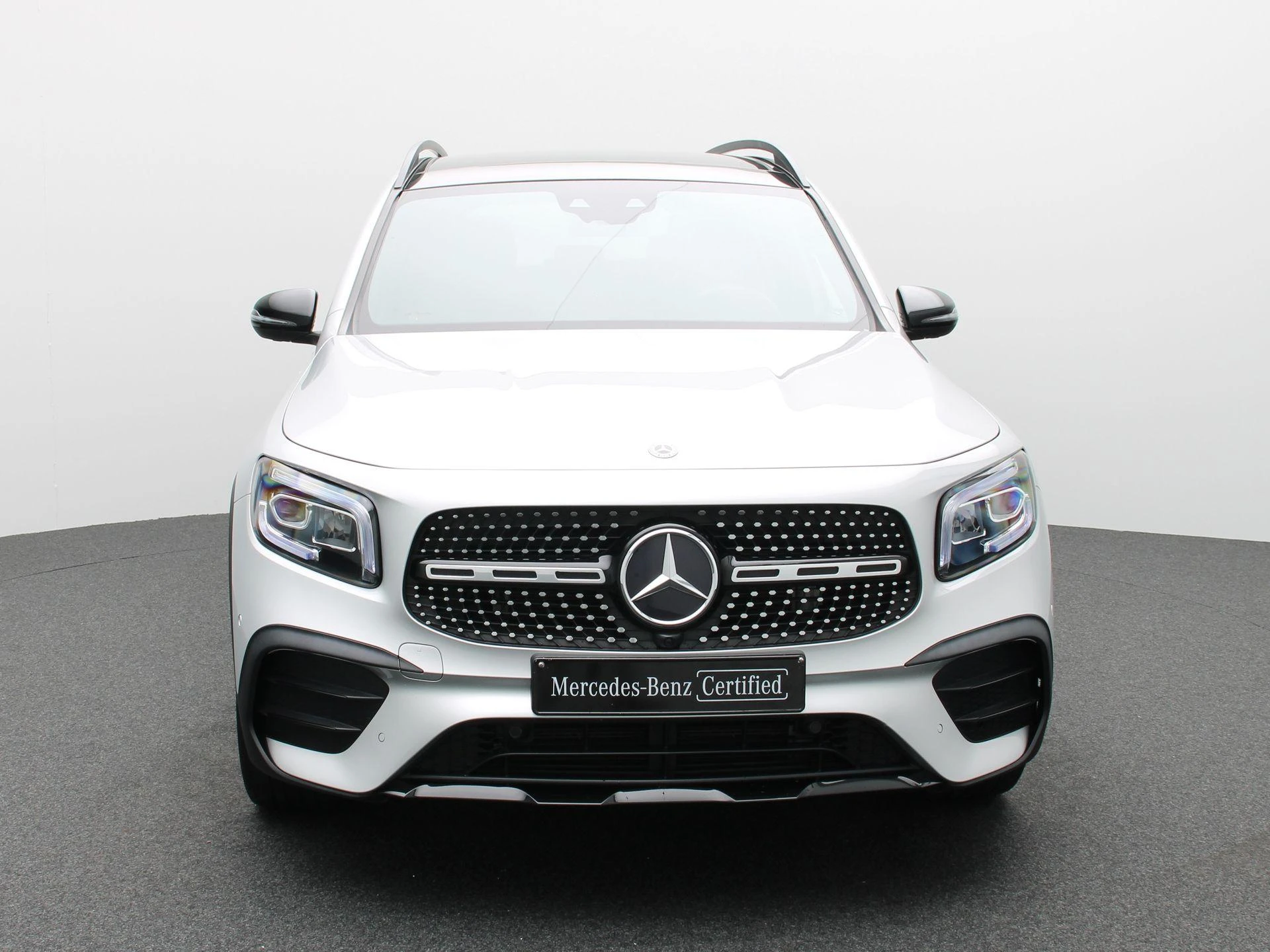 Mercedes-Benz-GLB-image-2