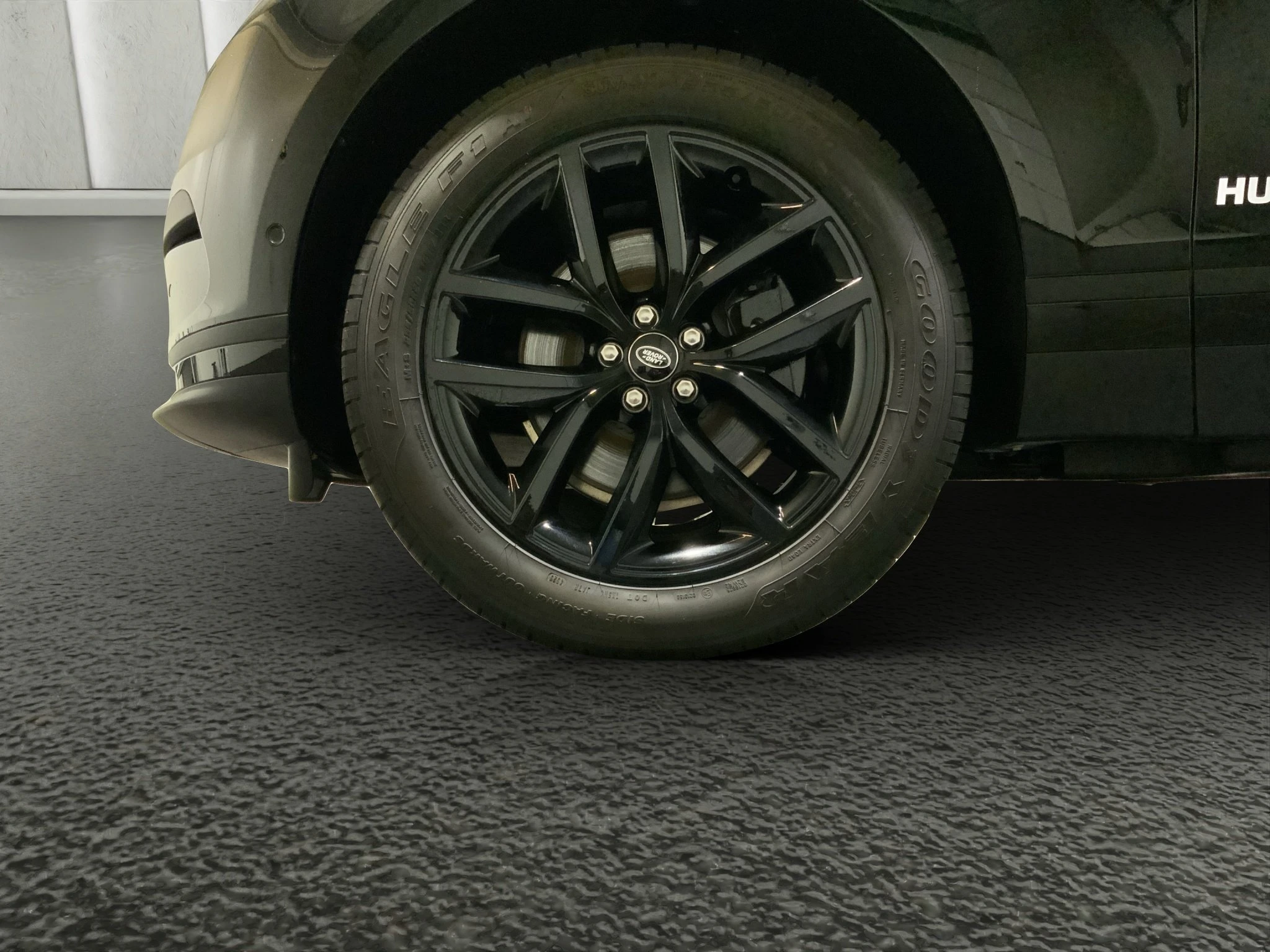 Land Rover-Range Rover Velar-image-5