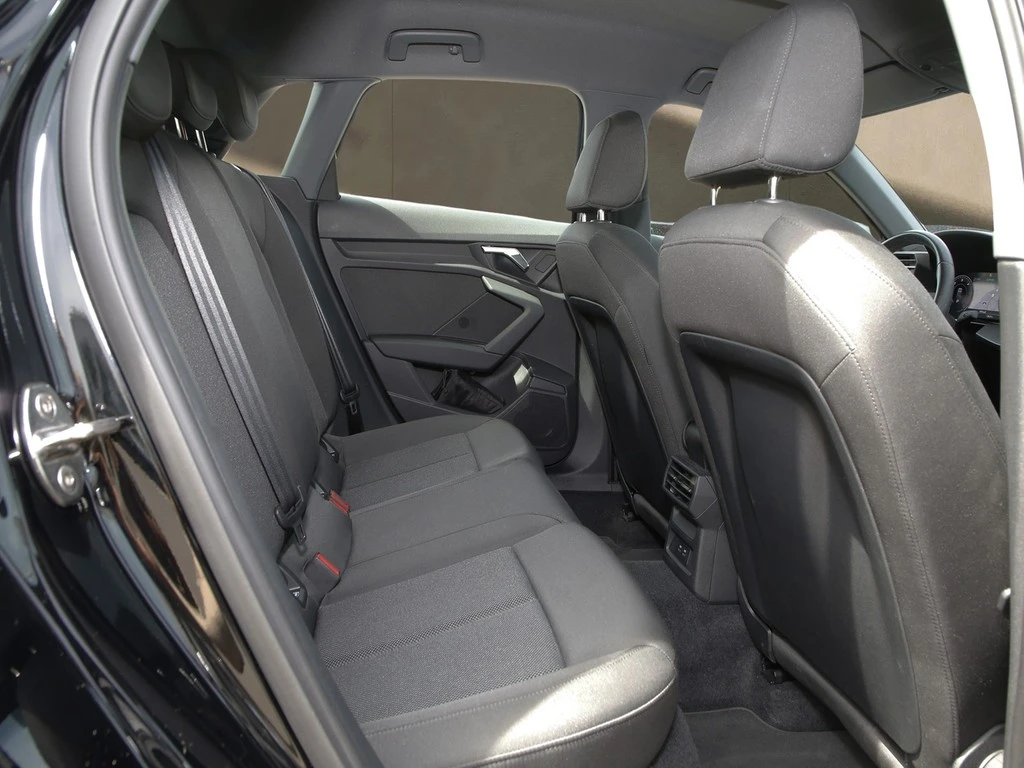 Audi A3 Sportback 30 TDI basis NAVI+VC RFK+PDC KLIMAA