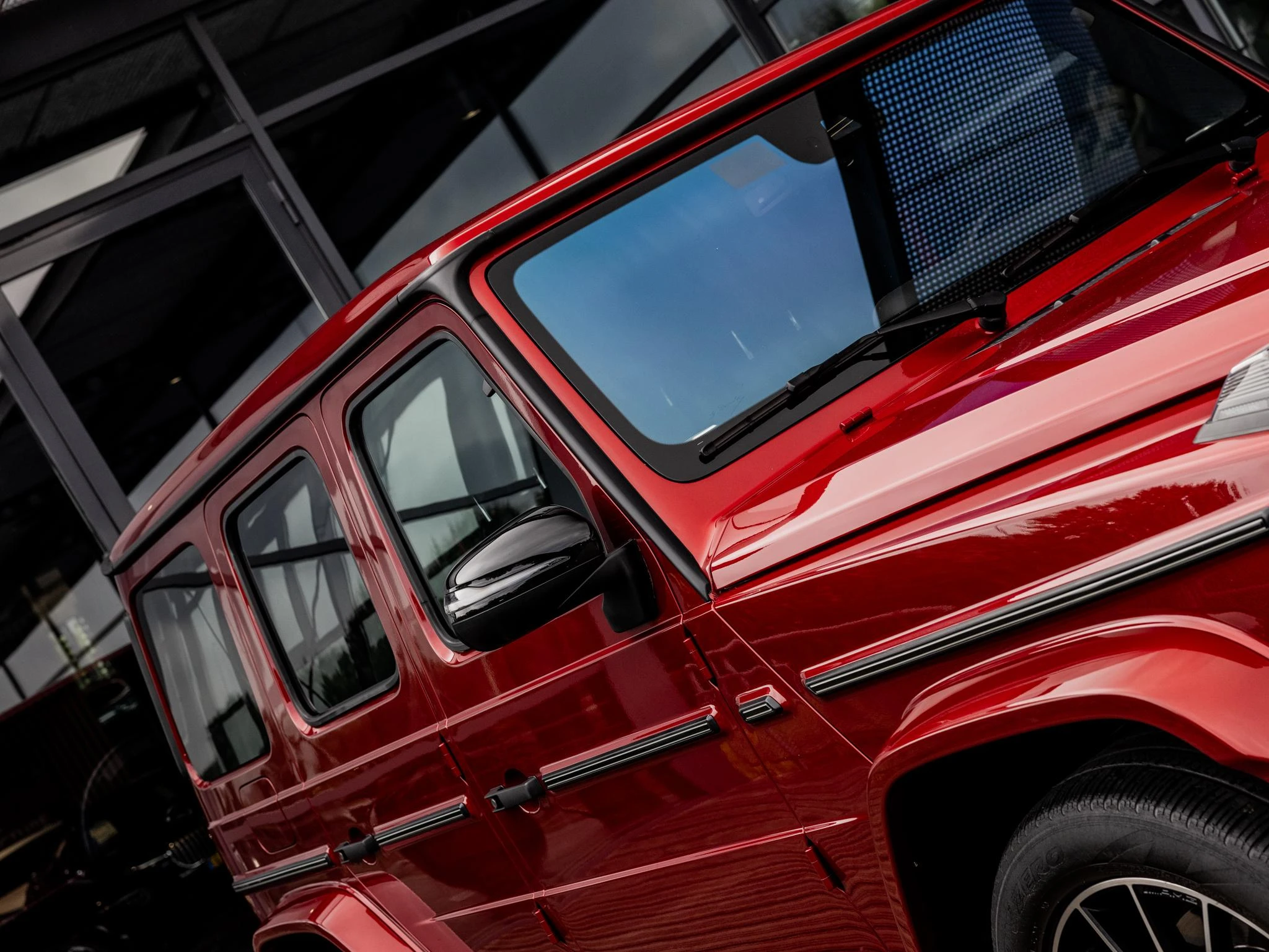 Mercedes-Benz-G-Klasse-image-8