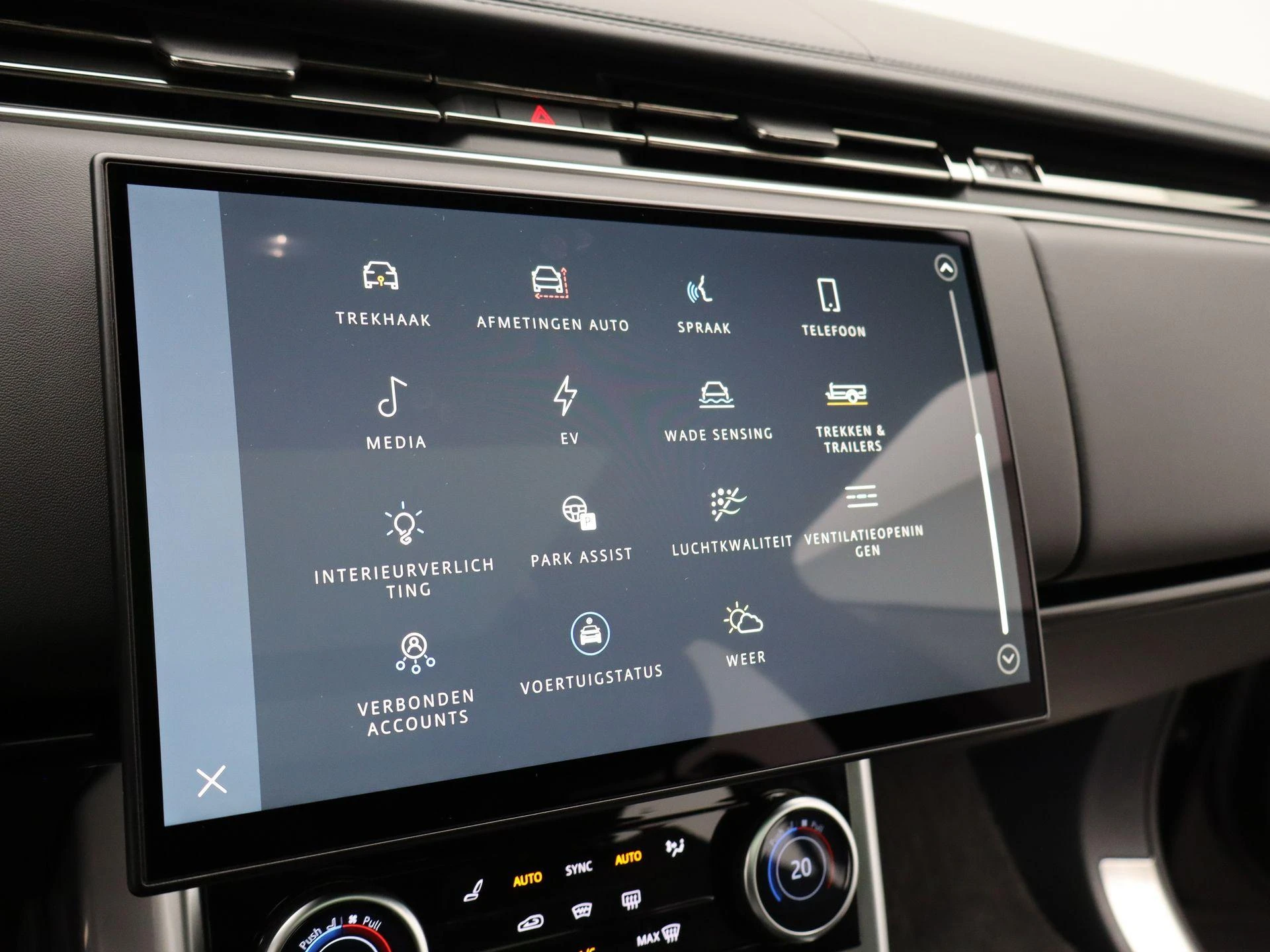 Land Rover-Range Rover-image-24