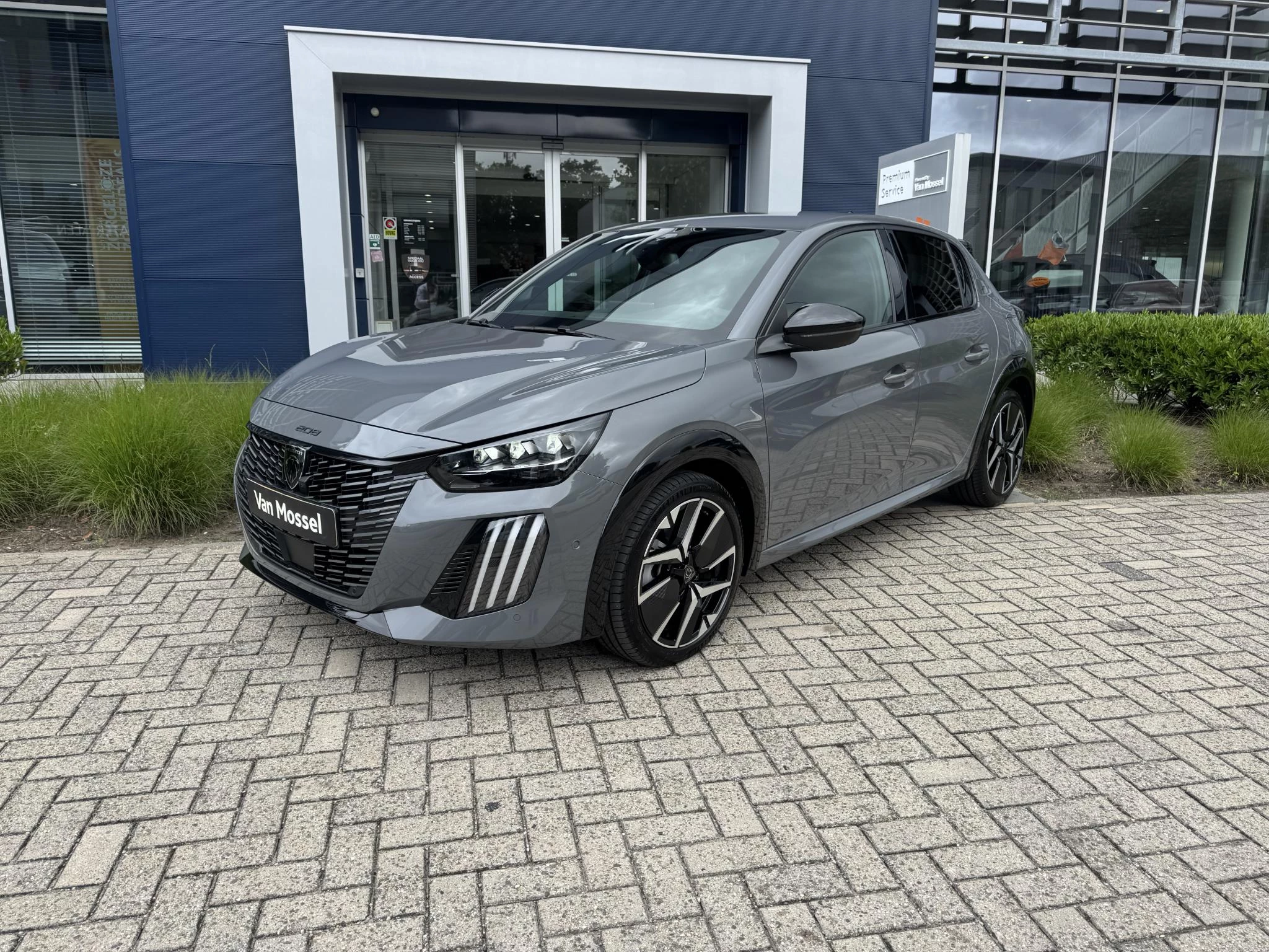 Peugeot 208 1.2 Hybrid 100 e-DCS6 GT