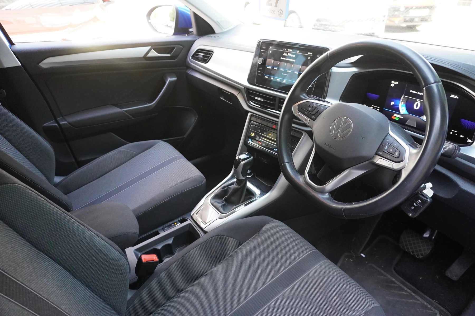 Volkswagen-T-Roc-image-5