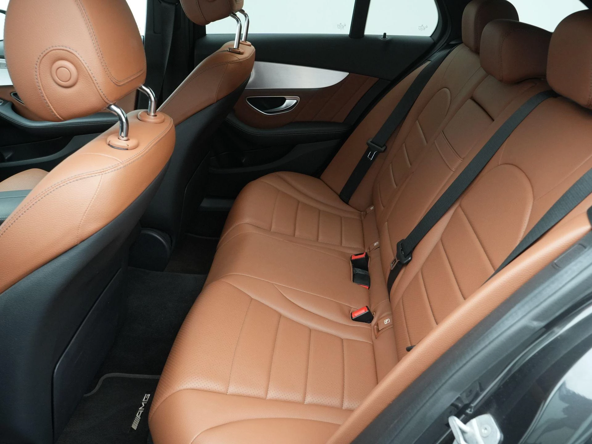 Mercedes-Benz-C-Klasse-image-9