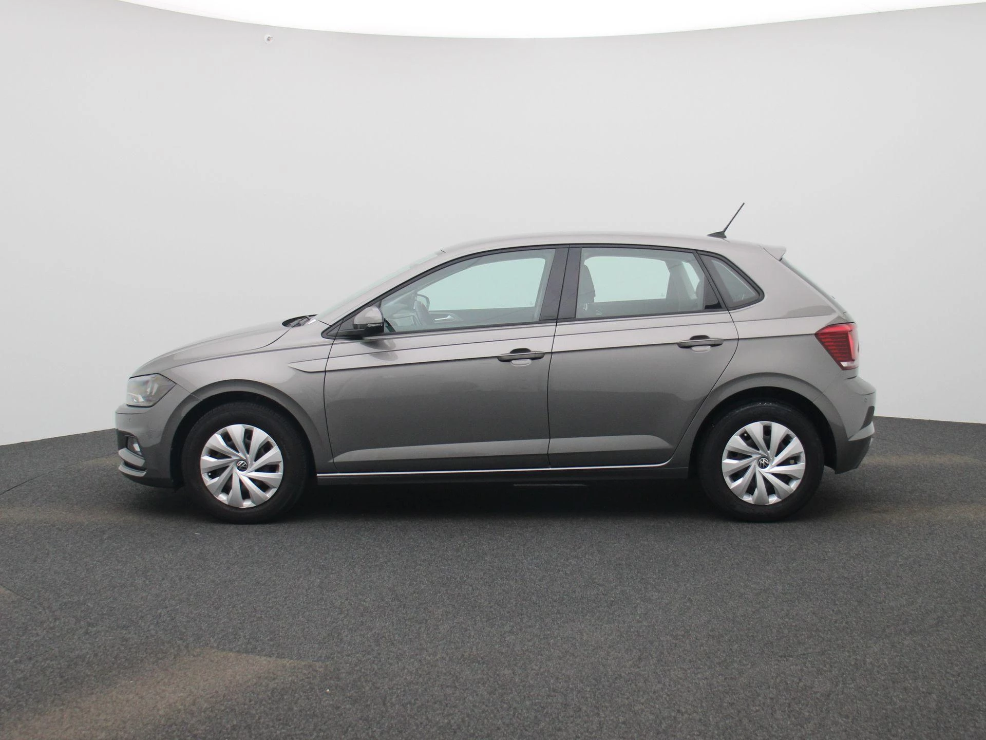 Volkswagen-Polo-image-3