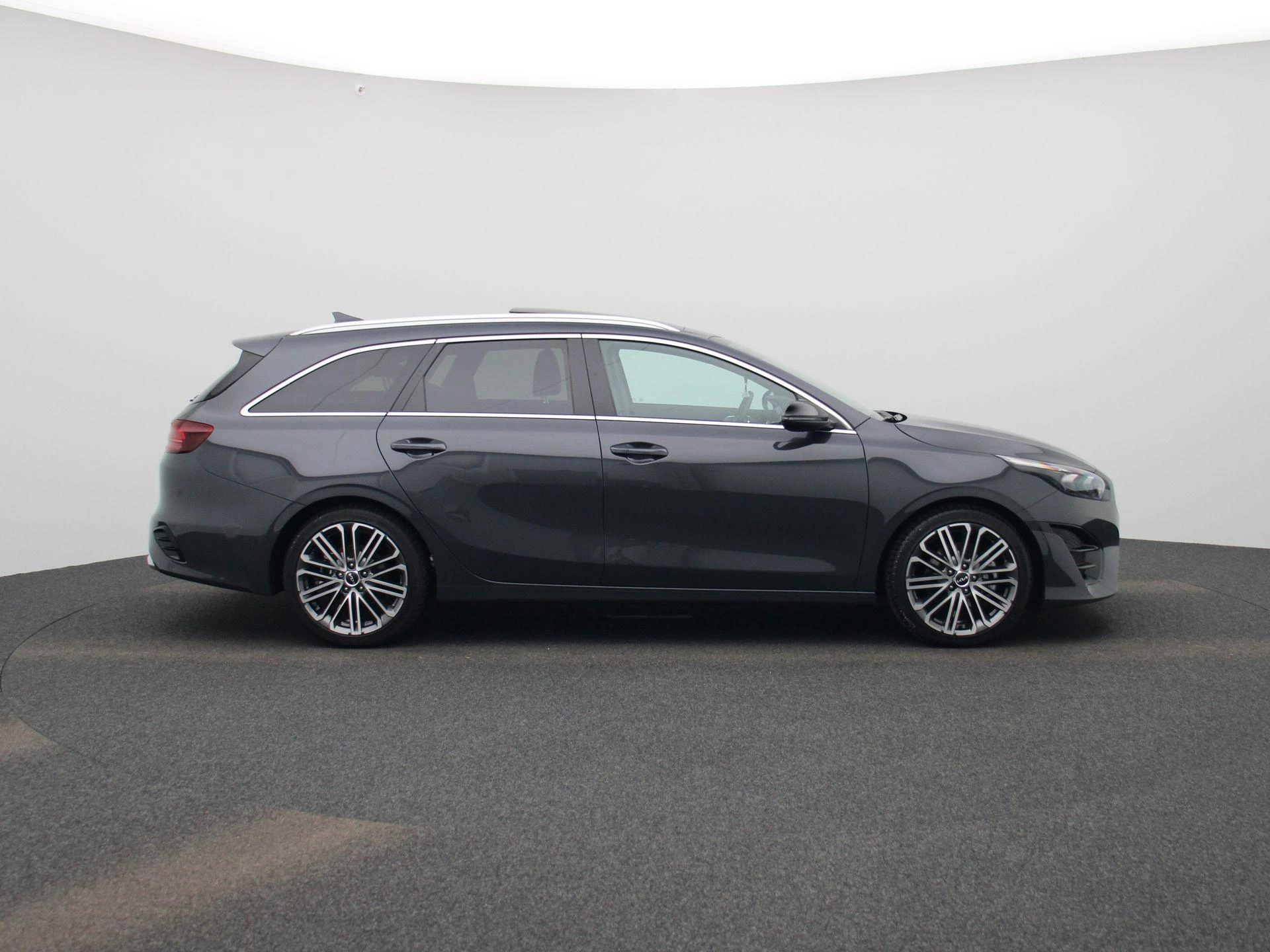 Kia-Ceed Sportswagon-image-32