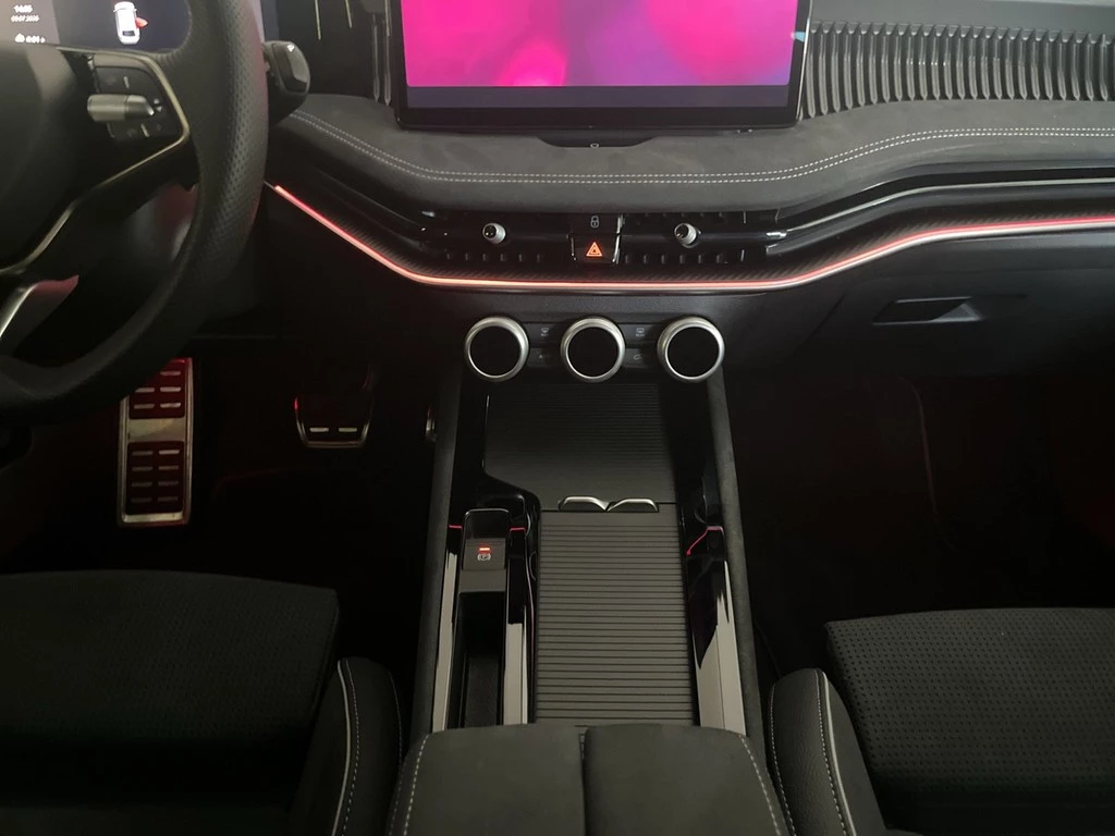 Škoda Superb Combi 1.5 TSI iV 150 kW Sportline Ahk; Canton; Infotainment Plus