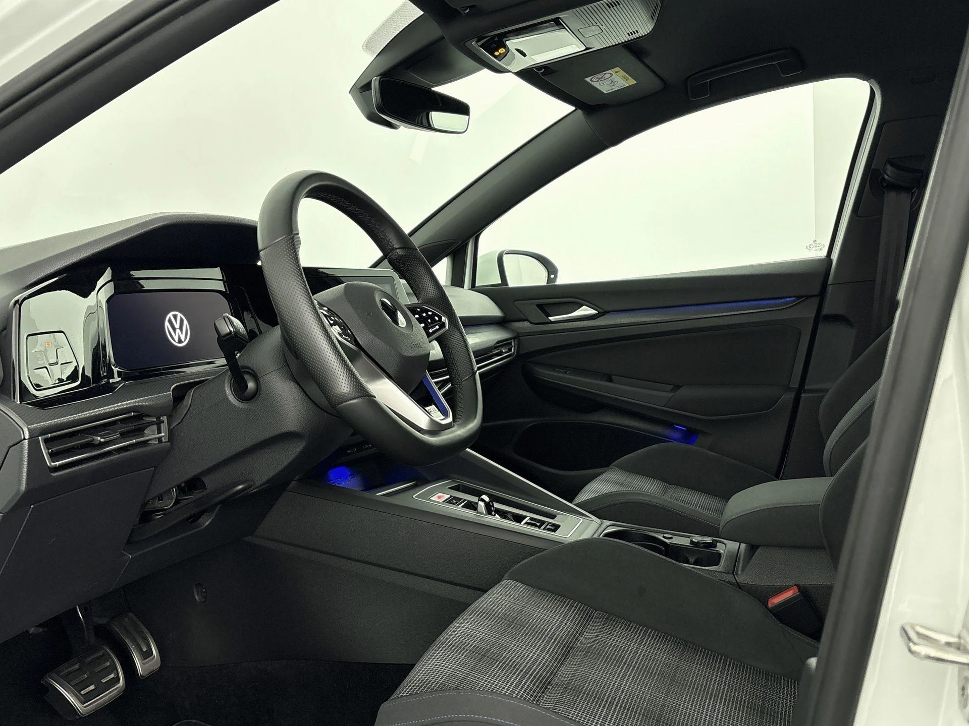 Volkswagen-Golf-image-17