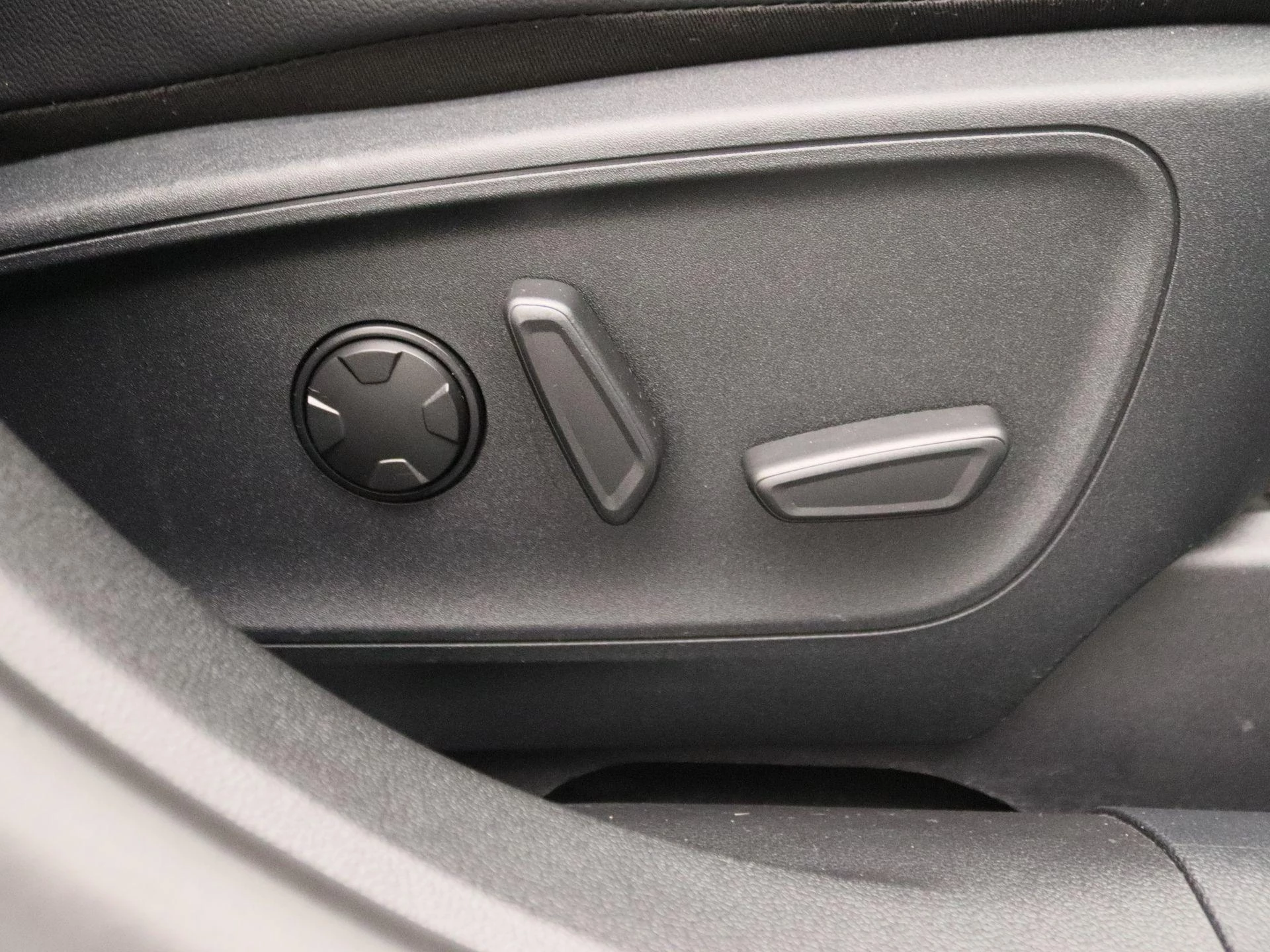 Ford-Kuga-image-28