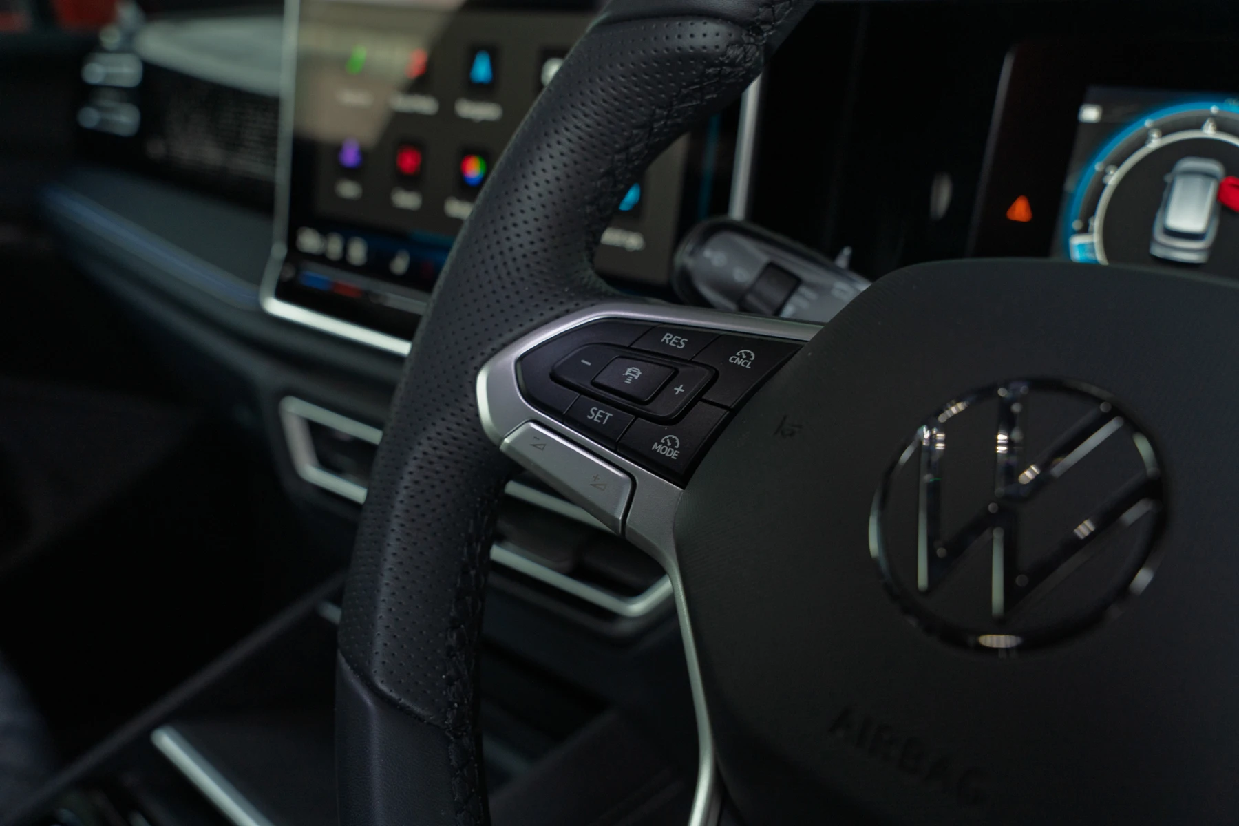 Volkswagen-Tiguan-image-44