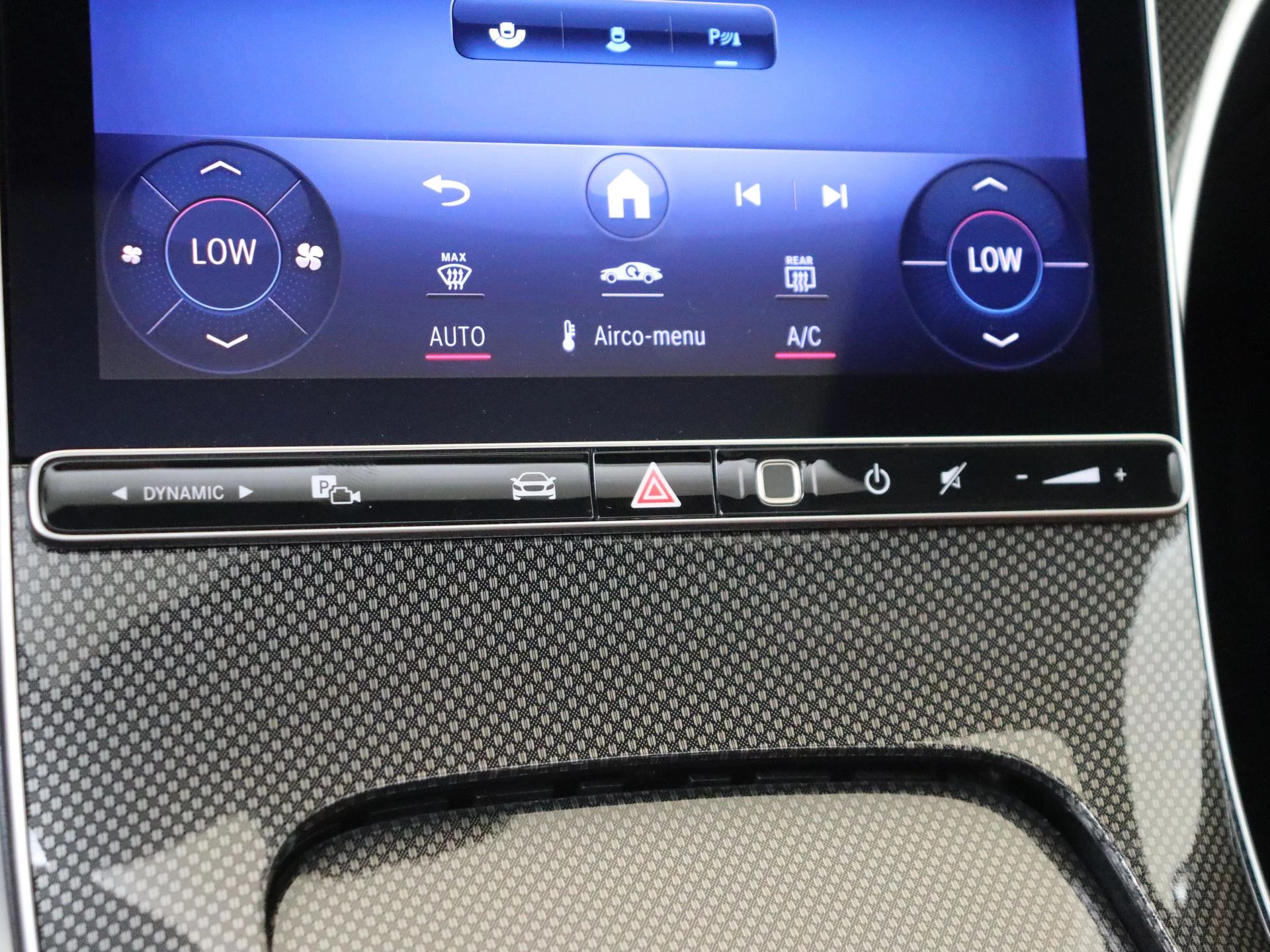 Mercedes-Benz-C-Klasse-image-19