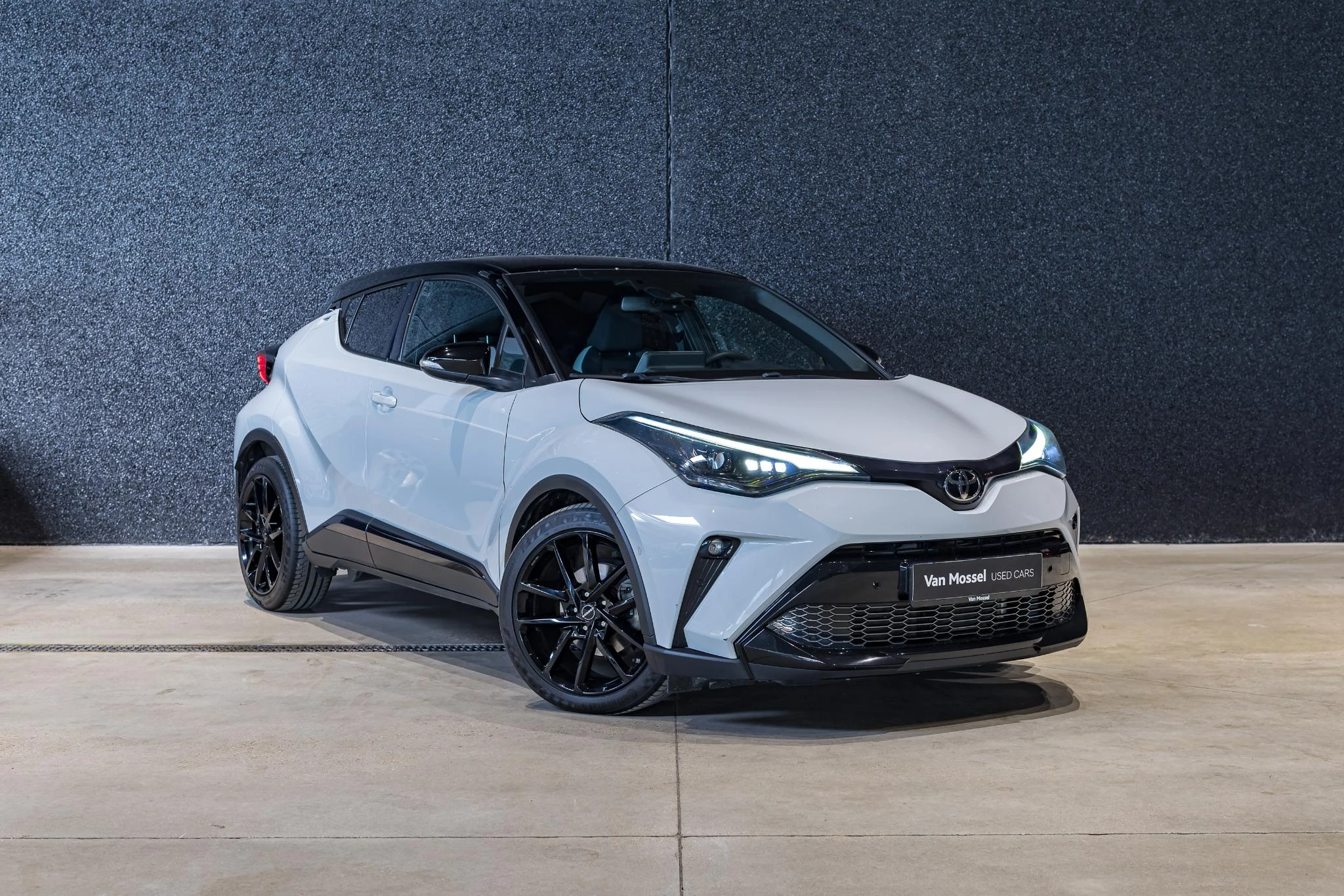Toyota-C-HR-image-2