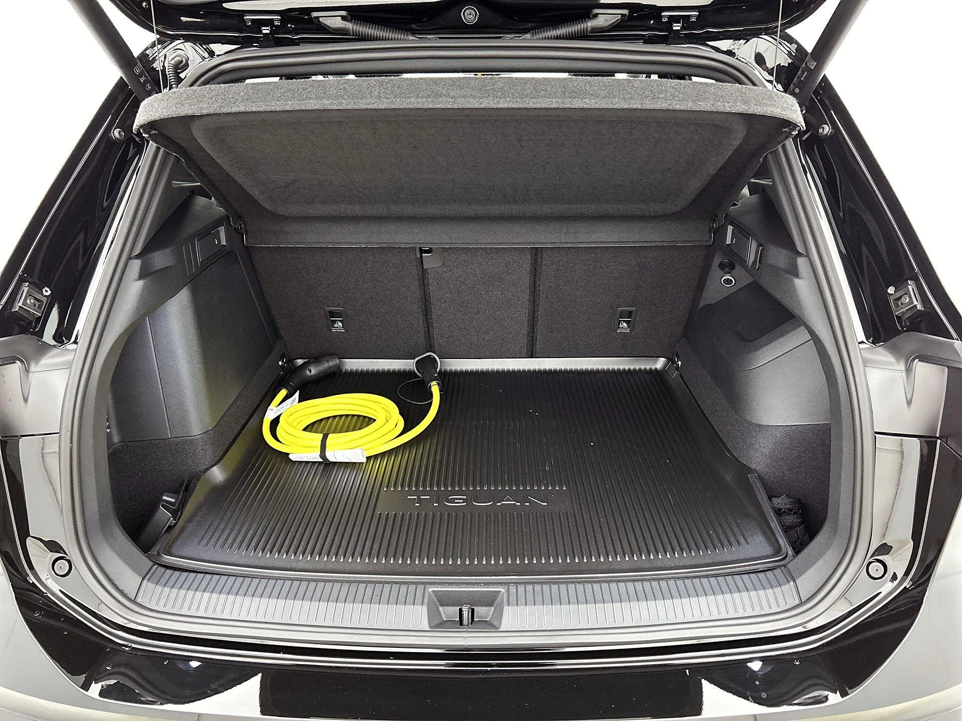 Volkswagen-Tiguan-image-25