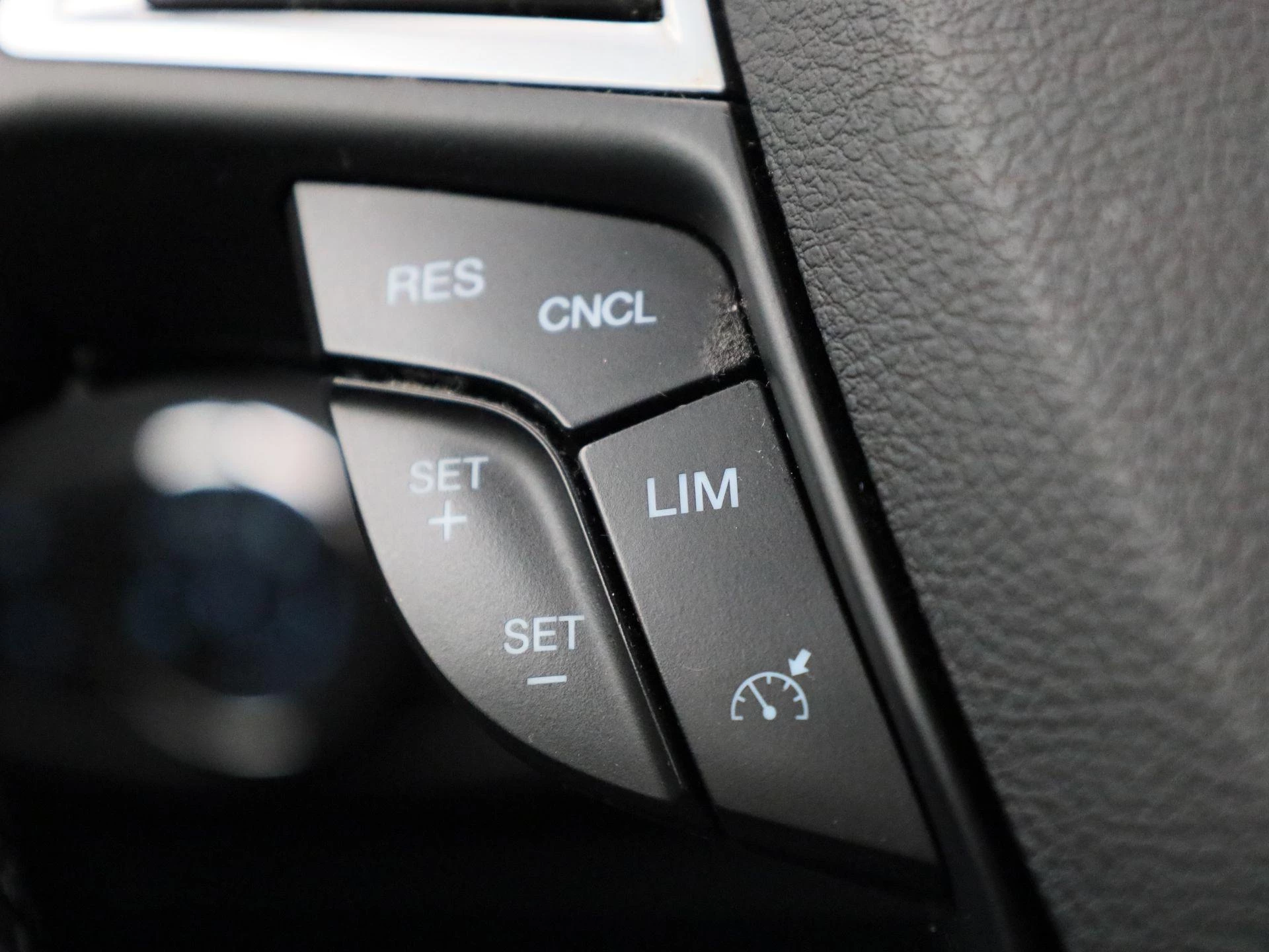 Ford-Galaxy-image-29