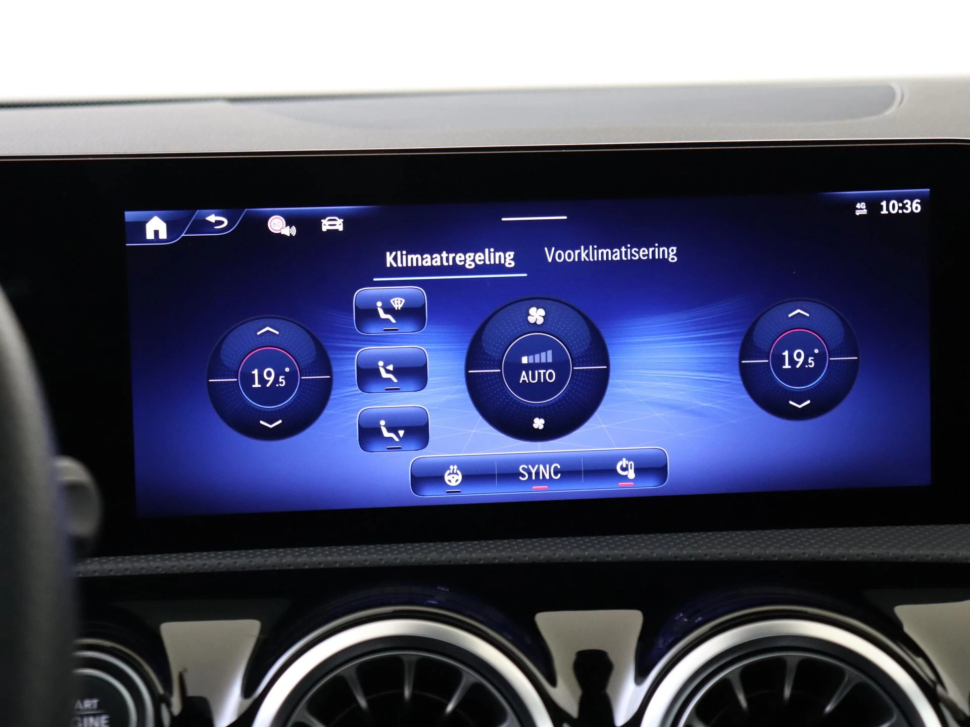 Mercedes-Benz-CLA-image-18