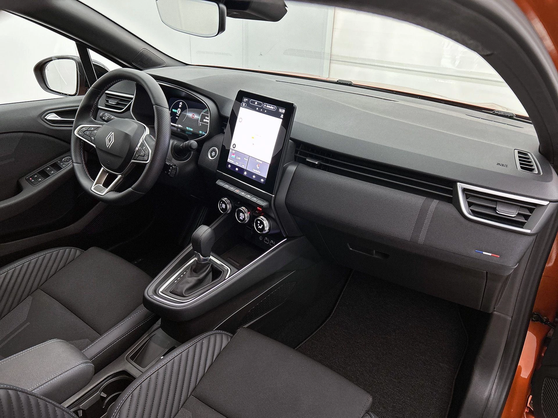 Renault-Clio-image-17