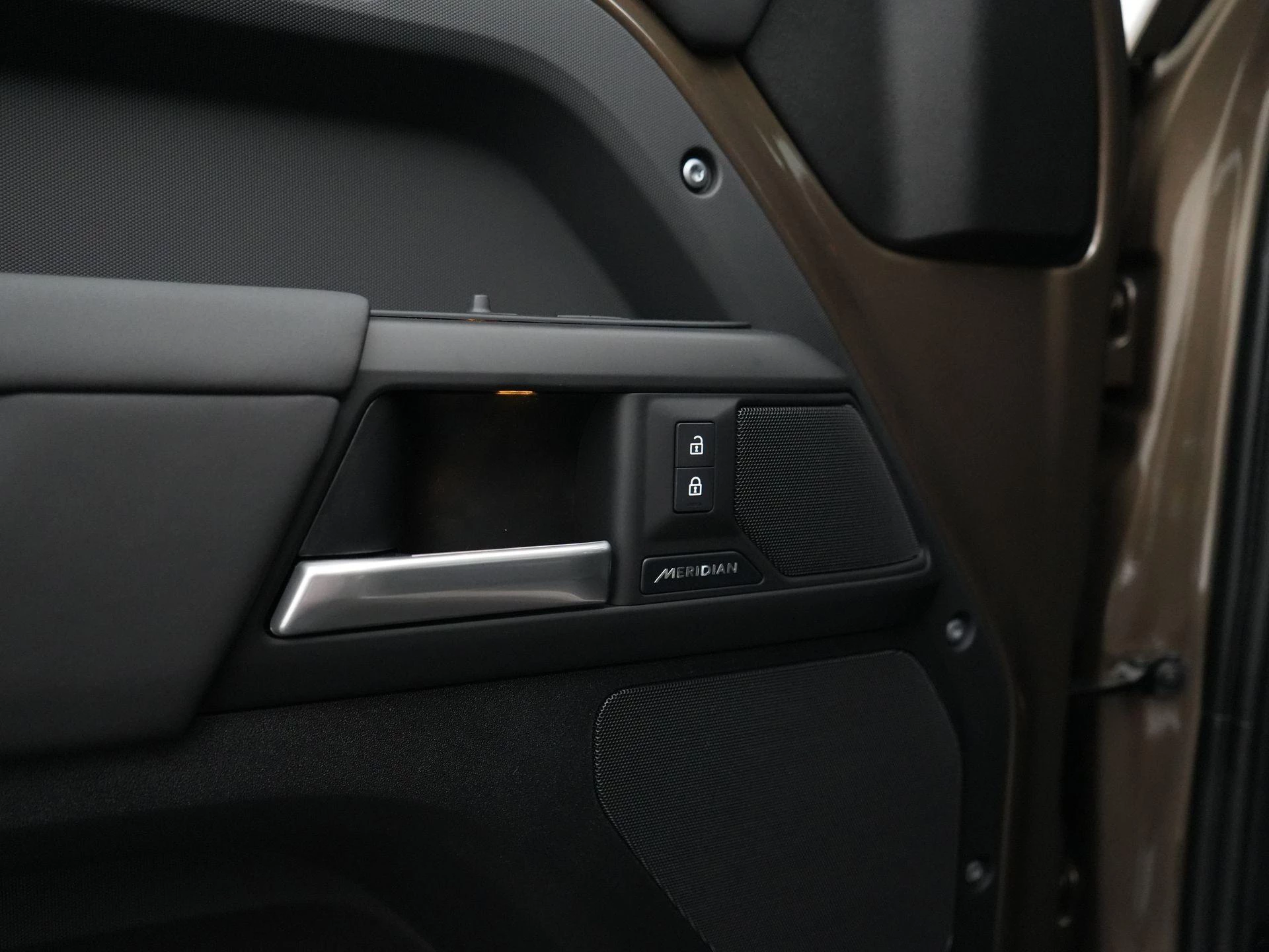 Land Rover-Defender-image-31