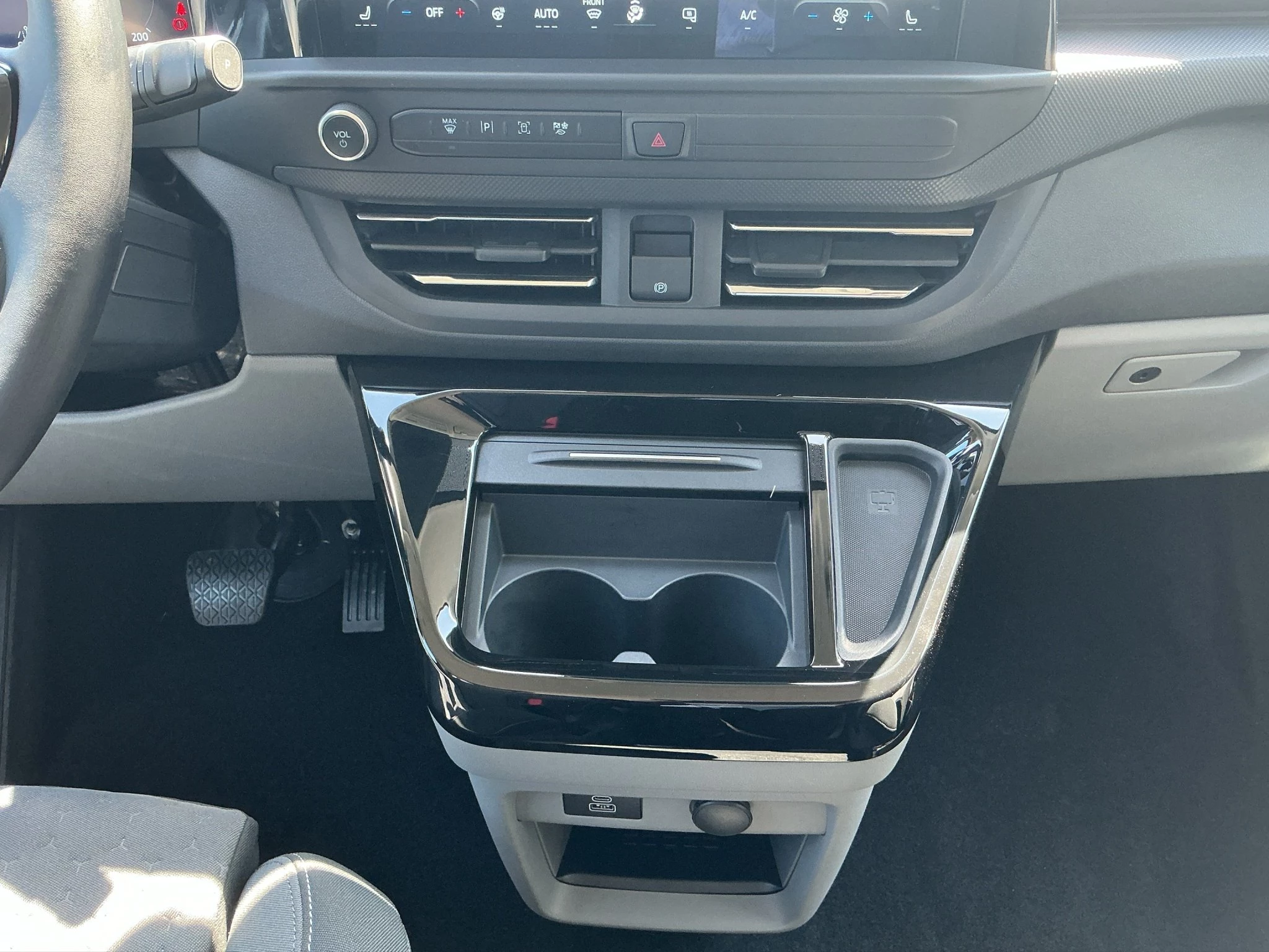 Ford-Transit Custom-image-13