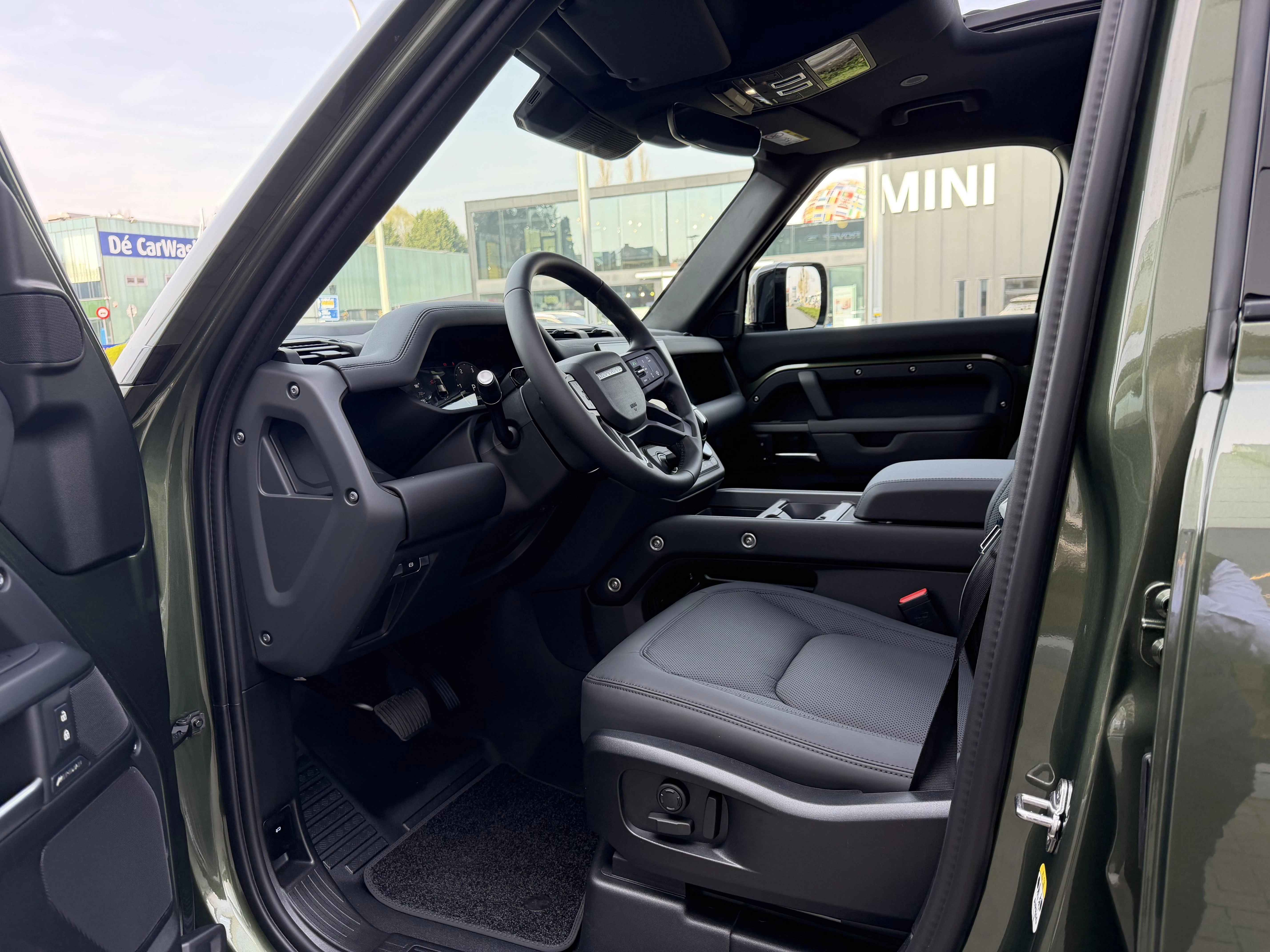 Land Rover Defender 110 D250 X-Dynamic SE AWD Auto. 26MY