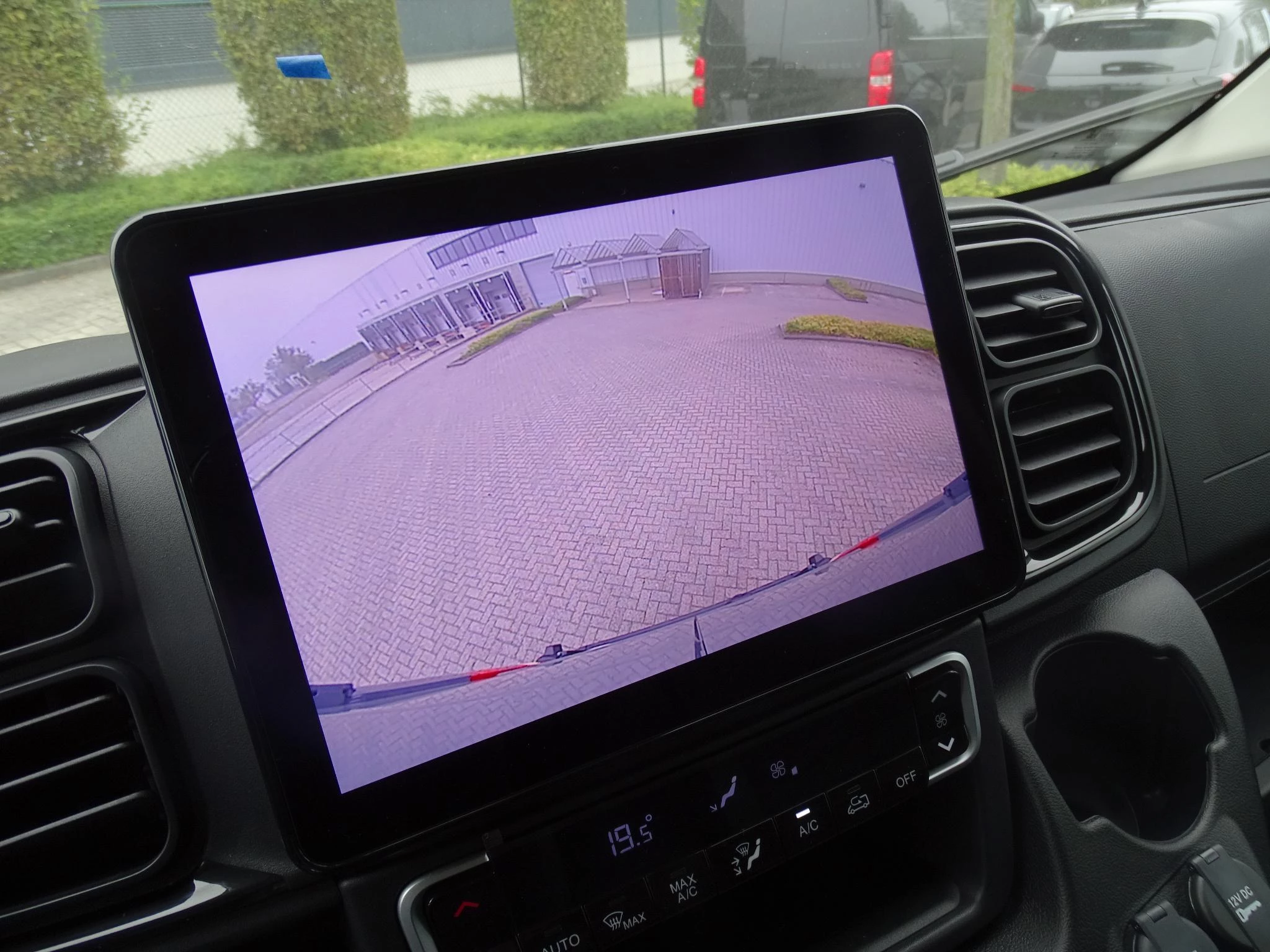 Opel-Movano-image-18