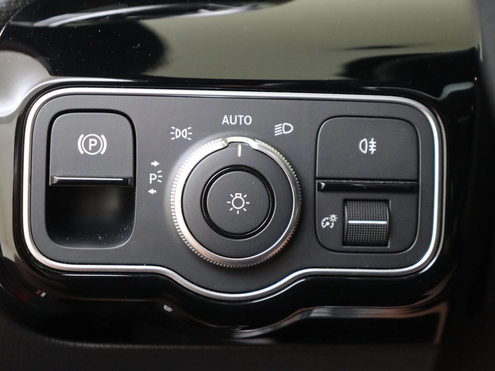 Mercedes-Benz A-Klasse 250 e Business Solution AMG