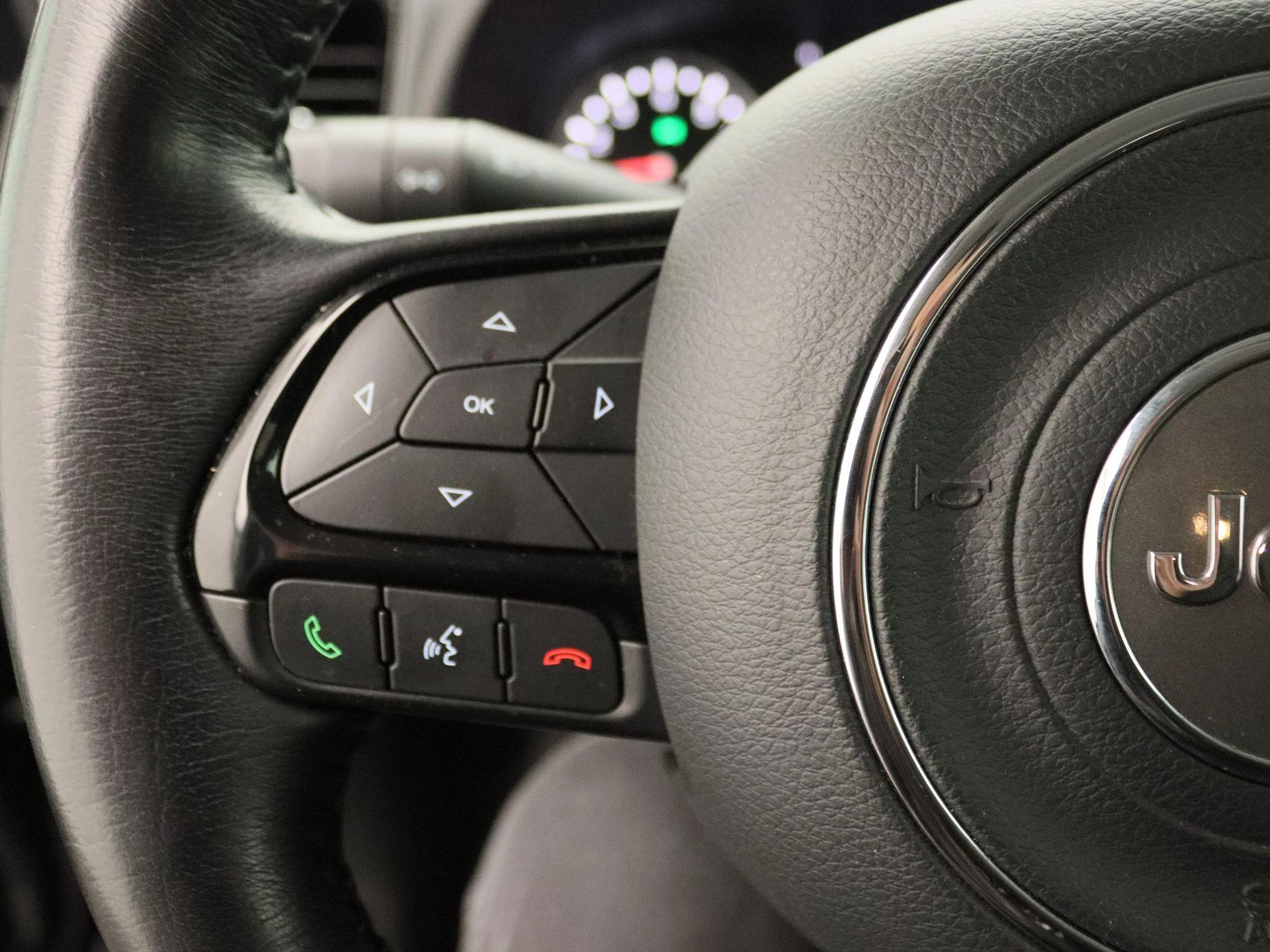 Jeep-Renegade-image-17