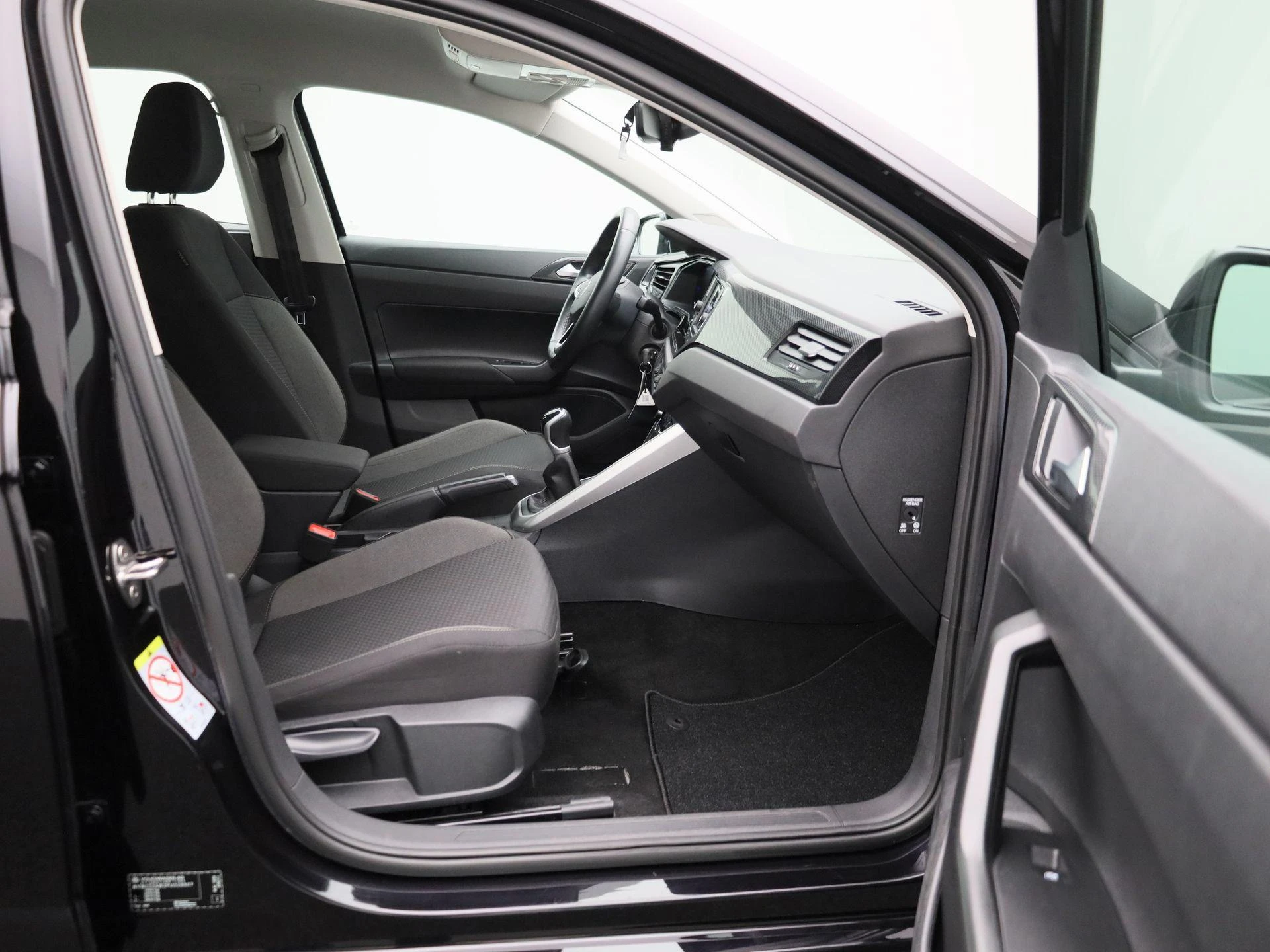 Volkswagen-Polo-image-34