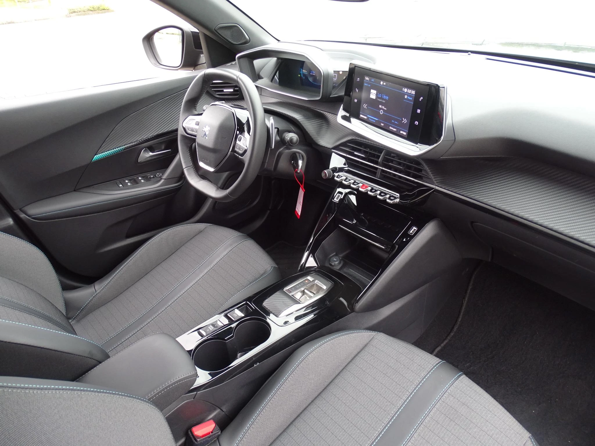 Peugeot-2008-image-13