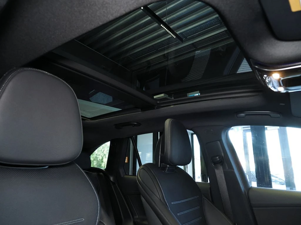 Mercedes-Benz-GLC 450 d-image-12