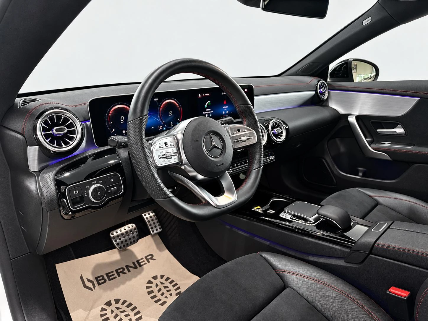 Mercedes-Benz-CLA-image-8