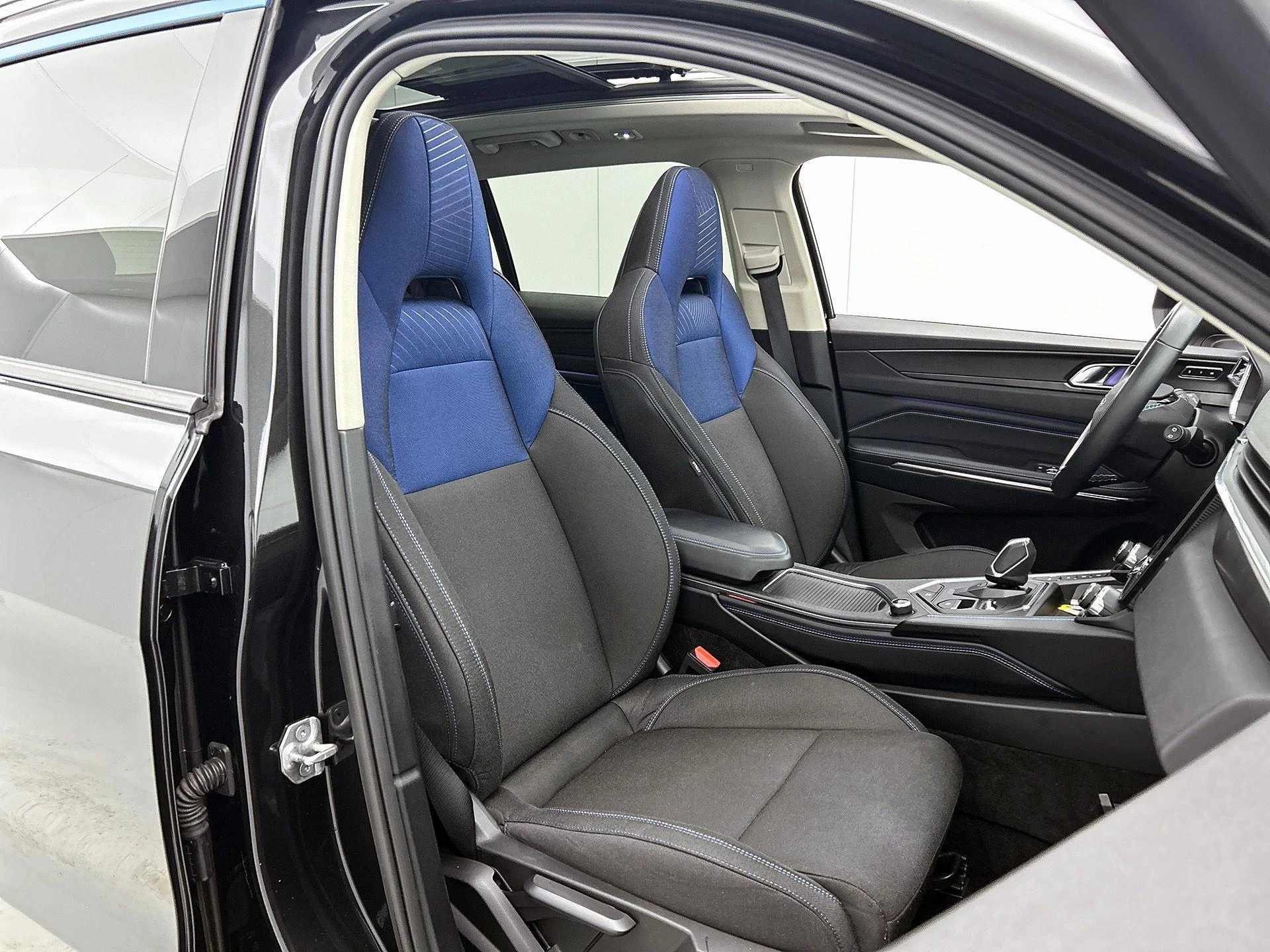 Lynk & Co-01-image-42