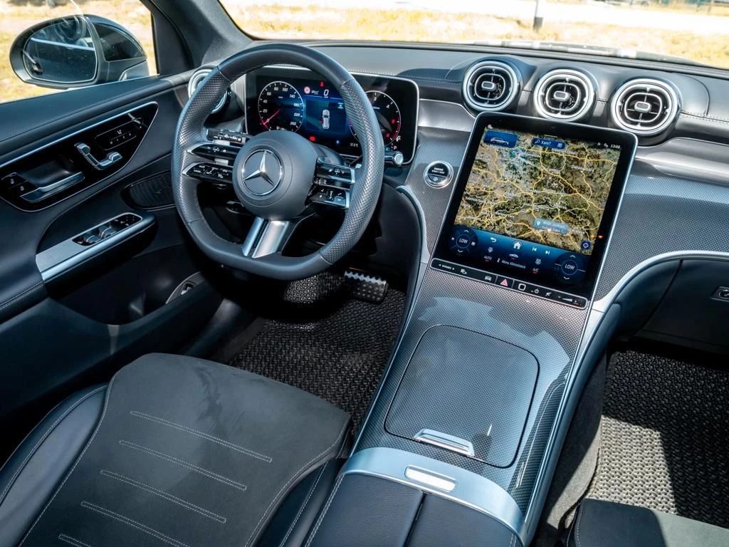 Mercedes-Benz-GLC 300 d-image-9