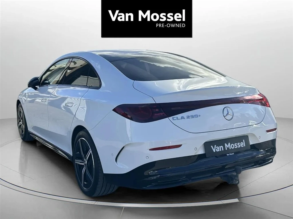 Mercedes-Benz-CLA-image-6