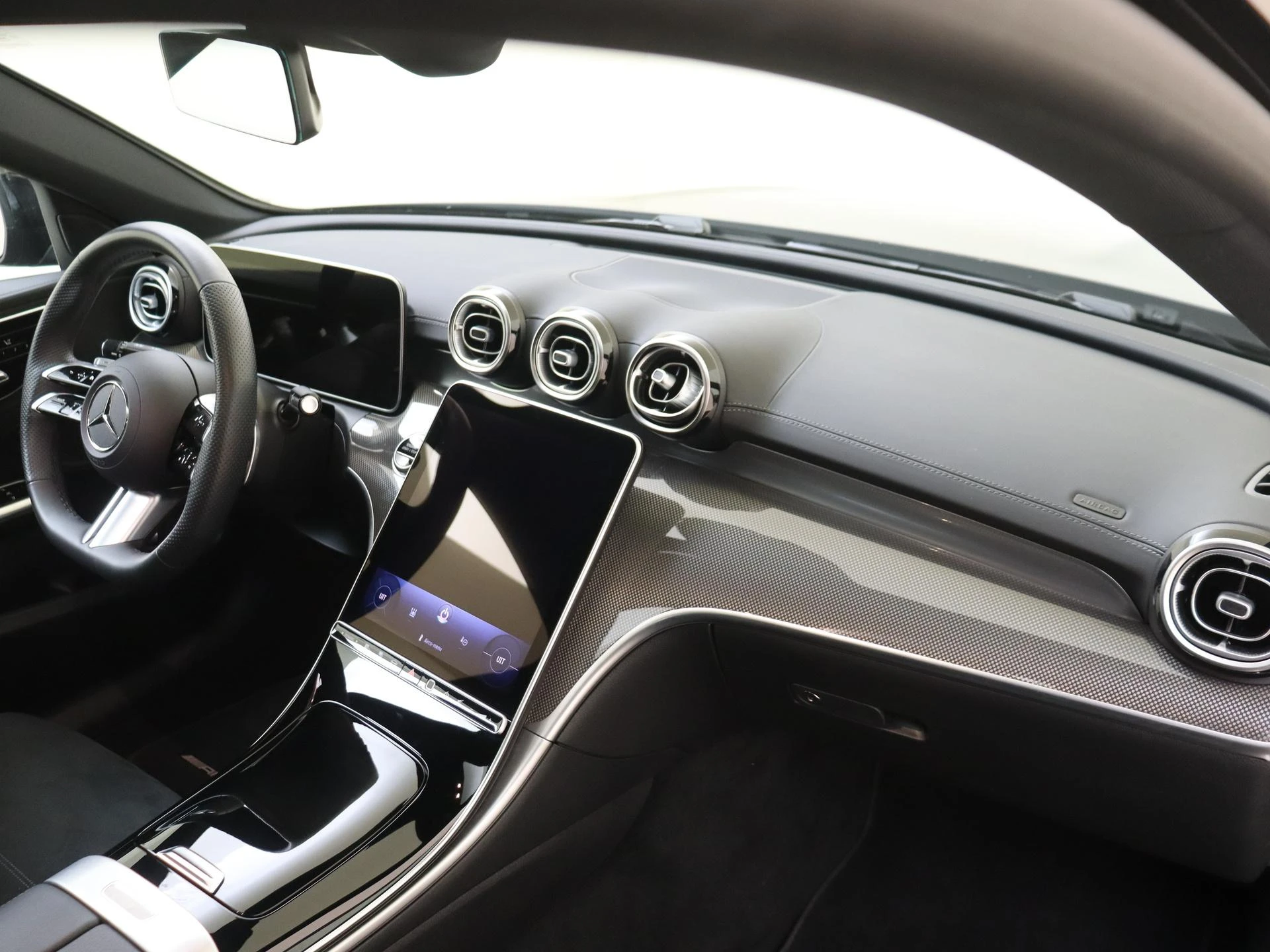 Mercedes-Benz-C-Klasse-image-4